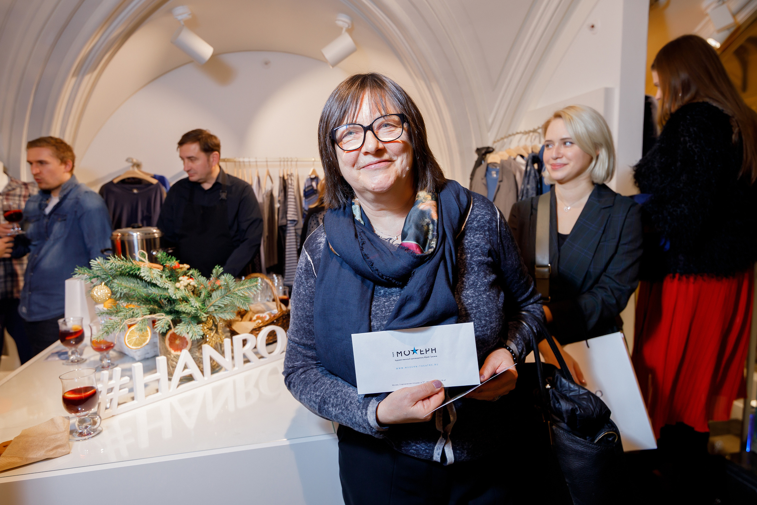 Клиентский день | Магазин женской одежды «Hanro». Репортажный фотограф Семён Борисов | Москва