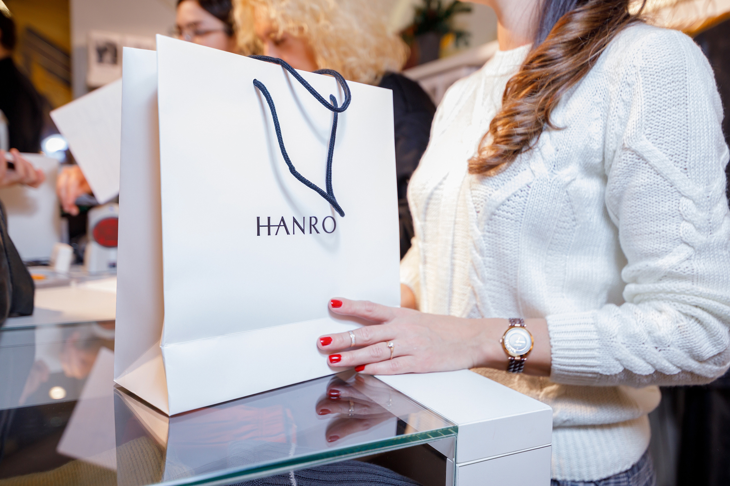 Клиентский день | Магазин женской одежды «Hanro». Репортажный фотограф Семён Борисов | Москва