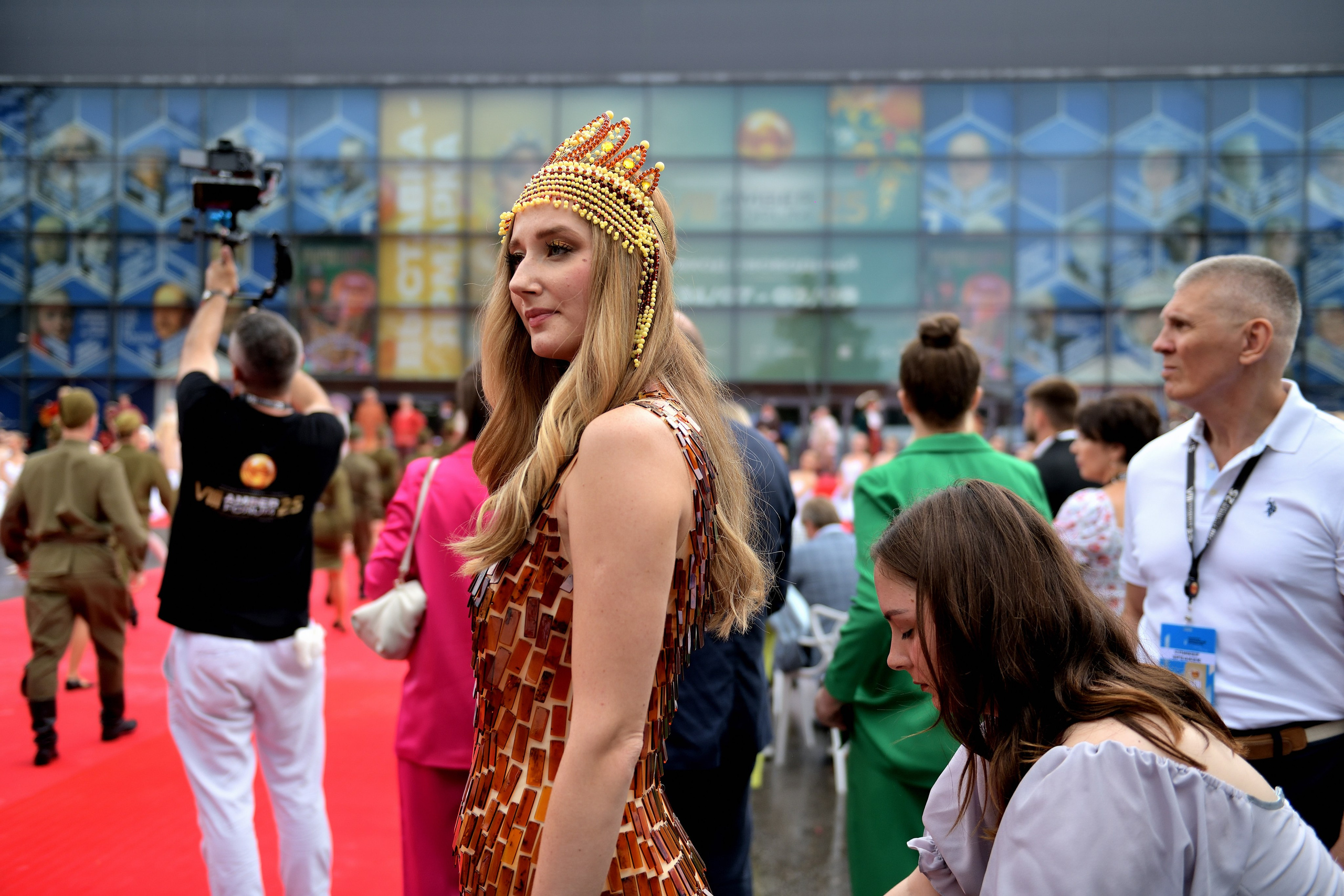 "Fashion показ на ВДНХ в рамках Янтарного форума".