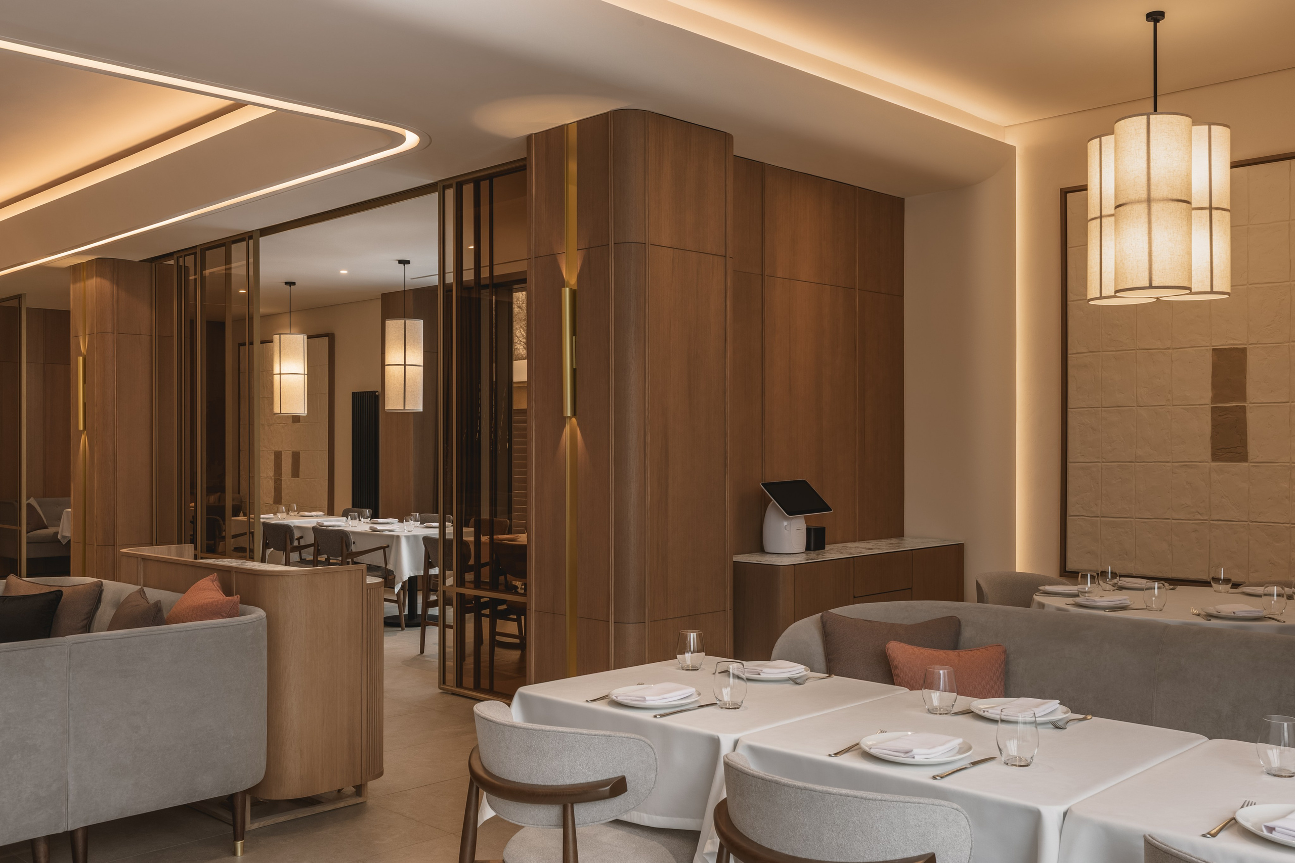 D.studio Irina Simonyan-Sokolova -Ресторан «Zhuldyz». Roman Yakunin — interior photographer in Almaty, Kazakhstan