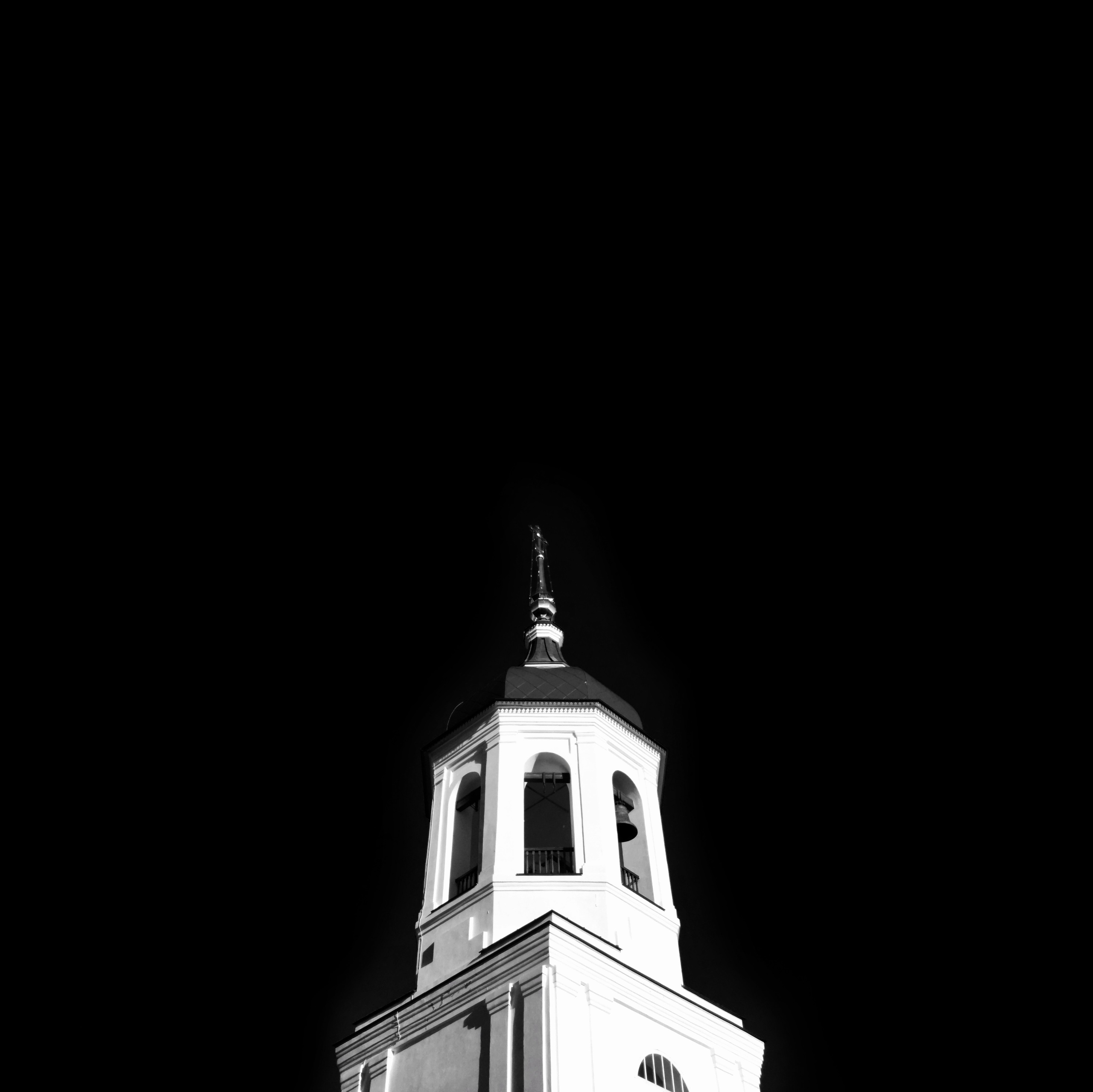 MINIMΔLISMUS EXTREMUS. VLAD EXIT