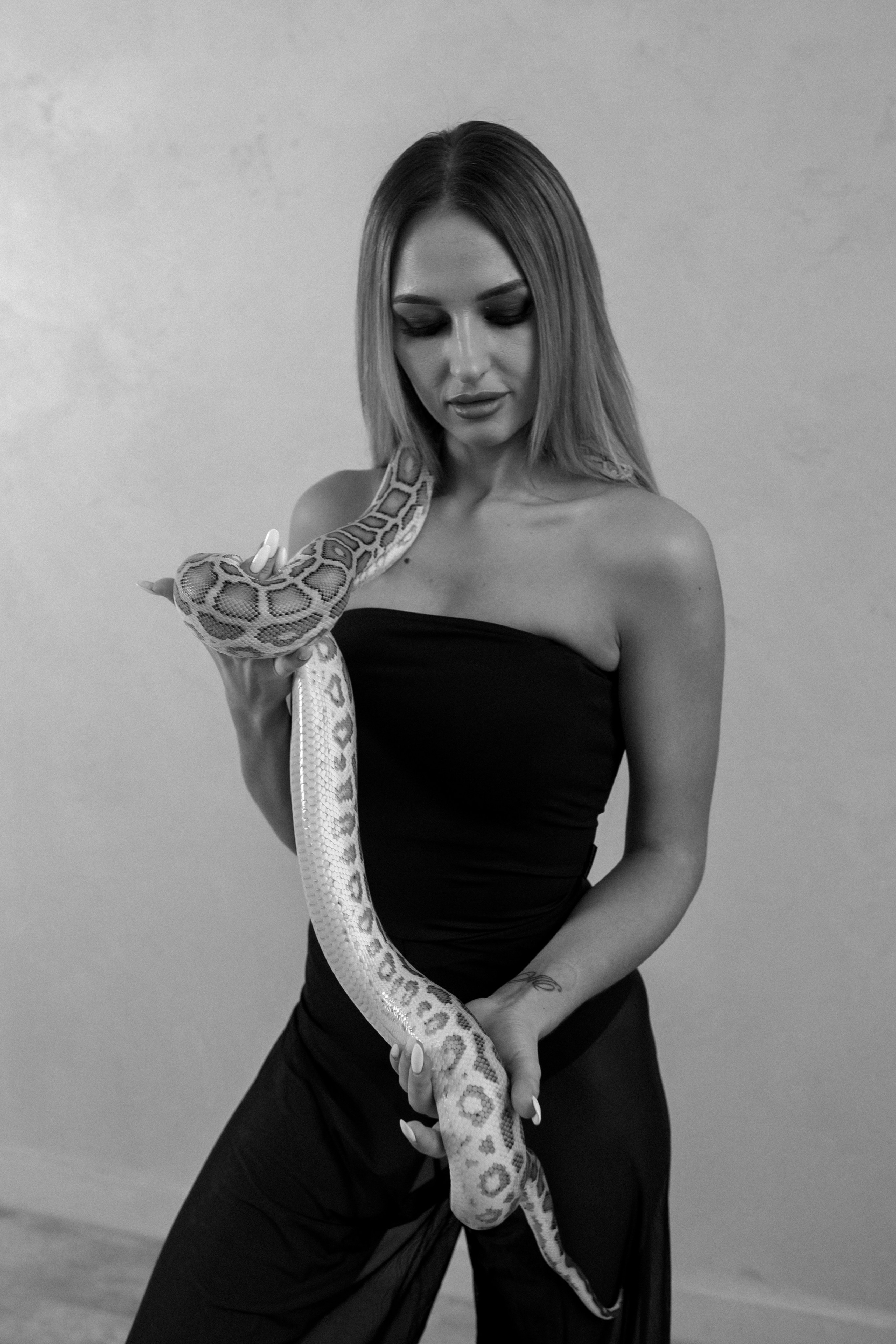 Фотосессии со змеей. Свадебный фотограф в Москве и Твери