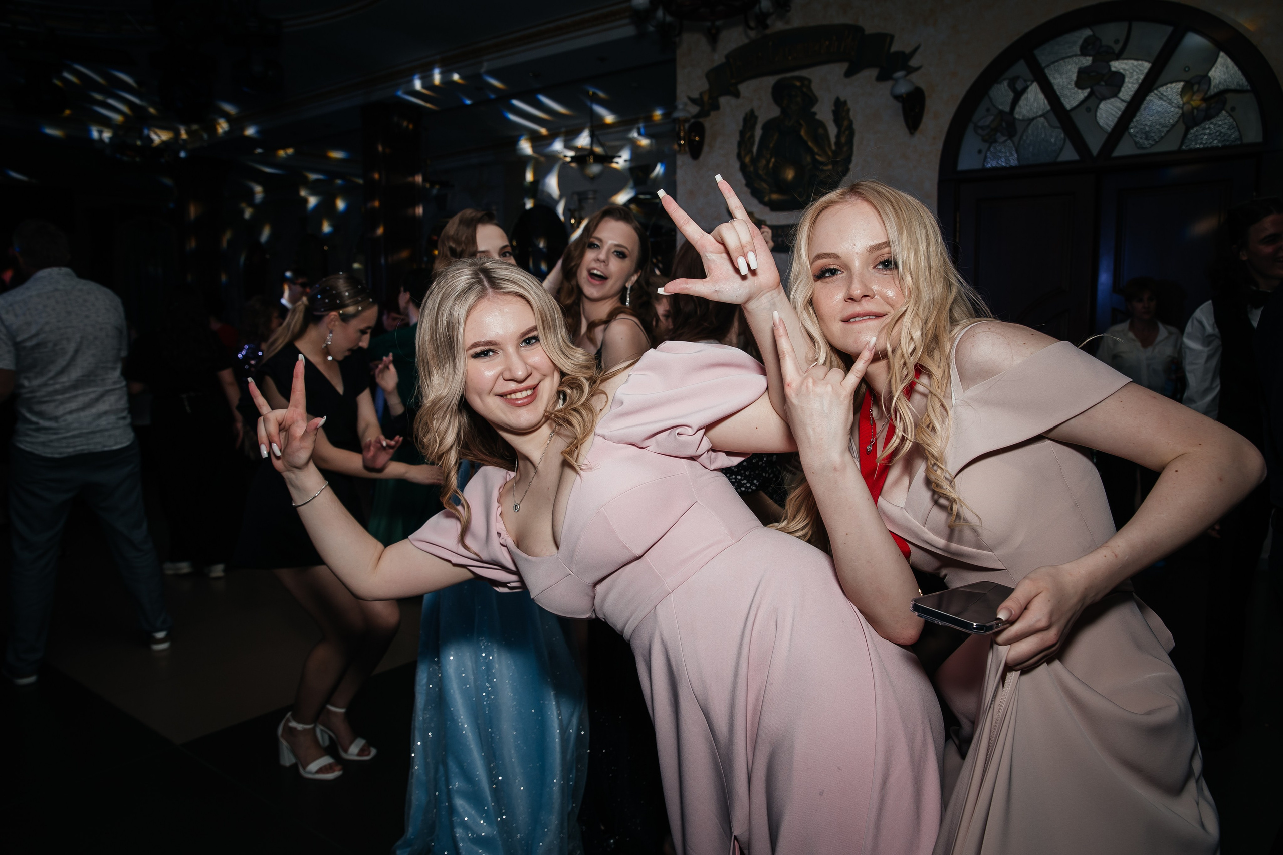 Выпускной 11 класс. Фотограф Любава Колесник. Выпускные альбомы в Крымском районе