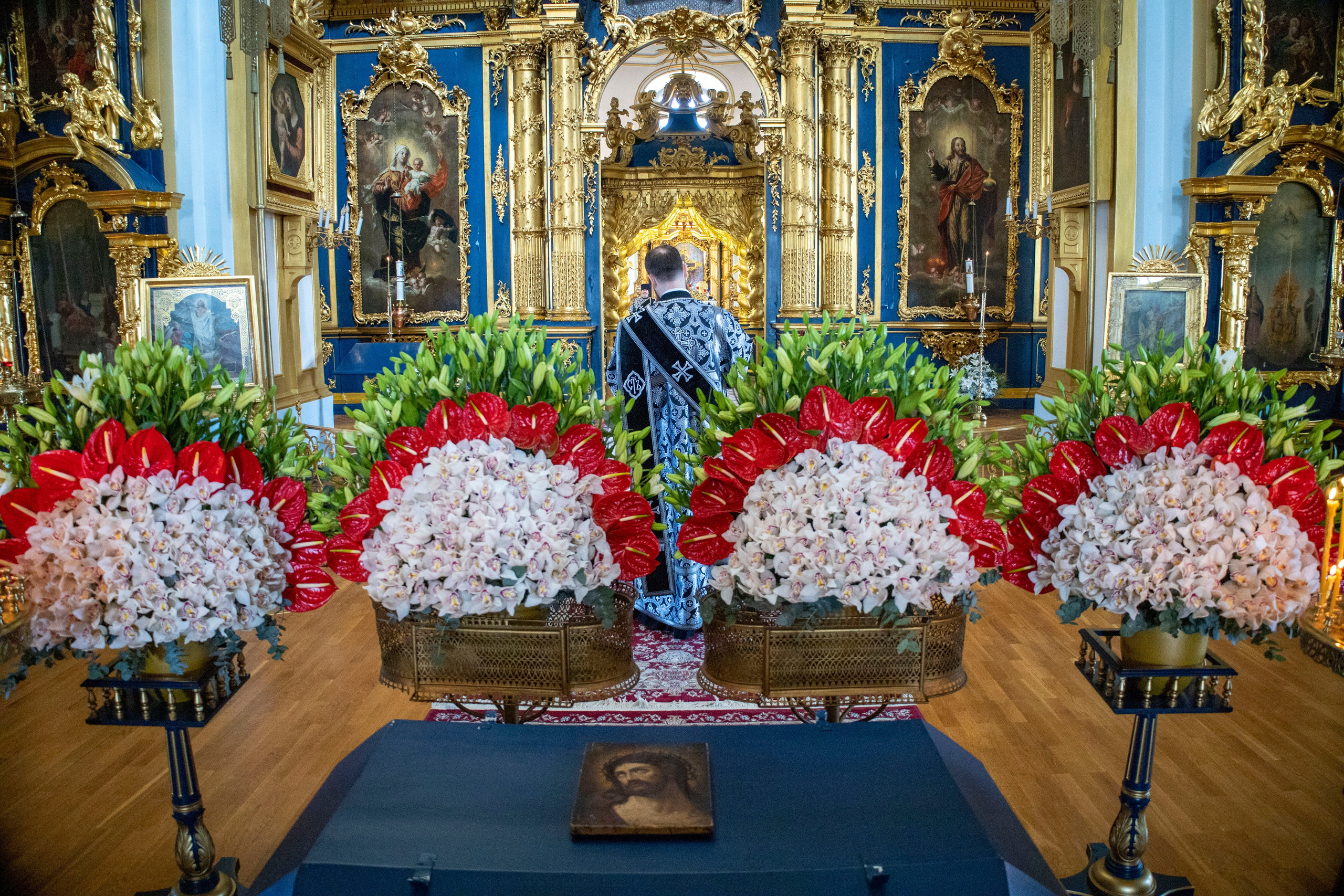 ВЕЧЕРНЯ С ВЫНОСОМ ПЛАЩАНИЦЫ. НИКОЛО-БОГОЯВЛЕНСКИЙ МОРСКОЙ СОБОР