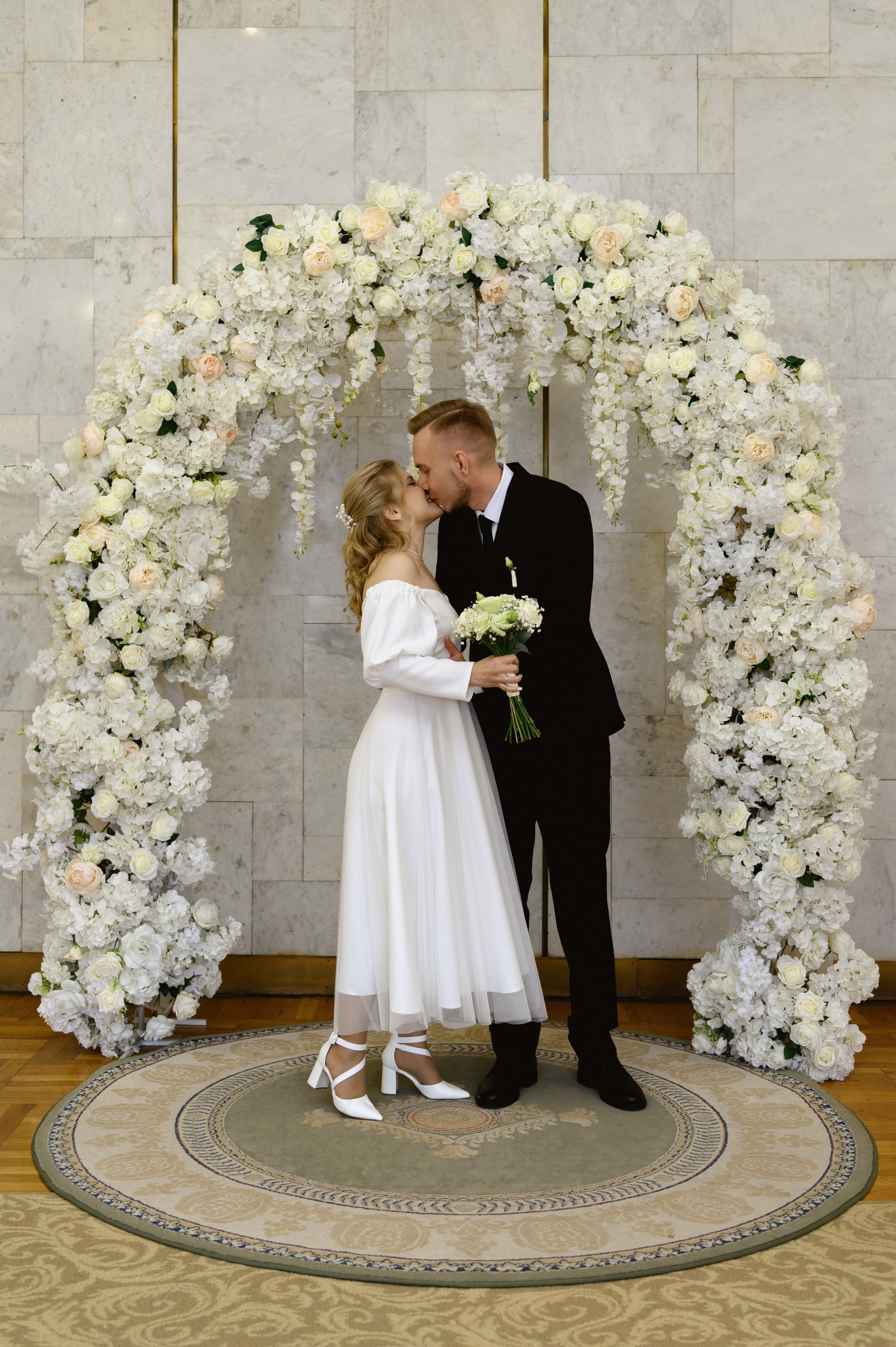 Свадебная съемка в Ростове, прогулка на яхте и семейный ужин за городом