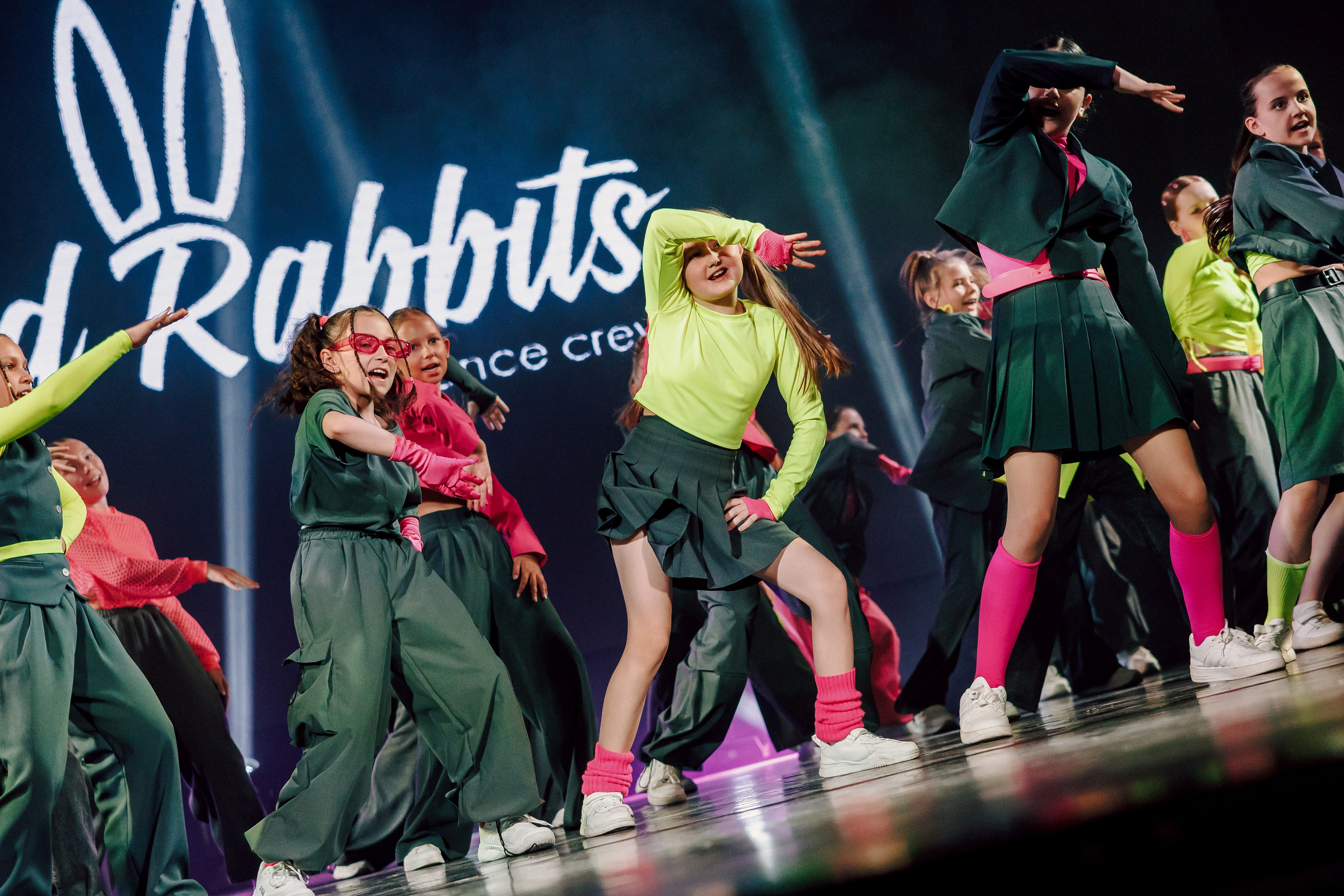 Отчётный концерт танцевальной школы «Red Rabbits» 2025. Лёшка Варзегов — фотограф