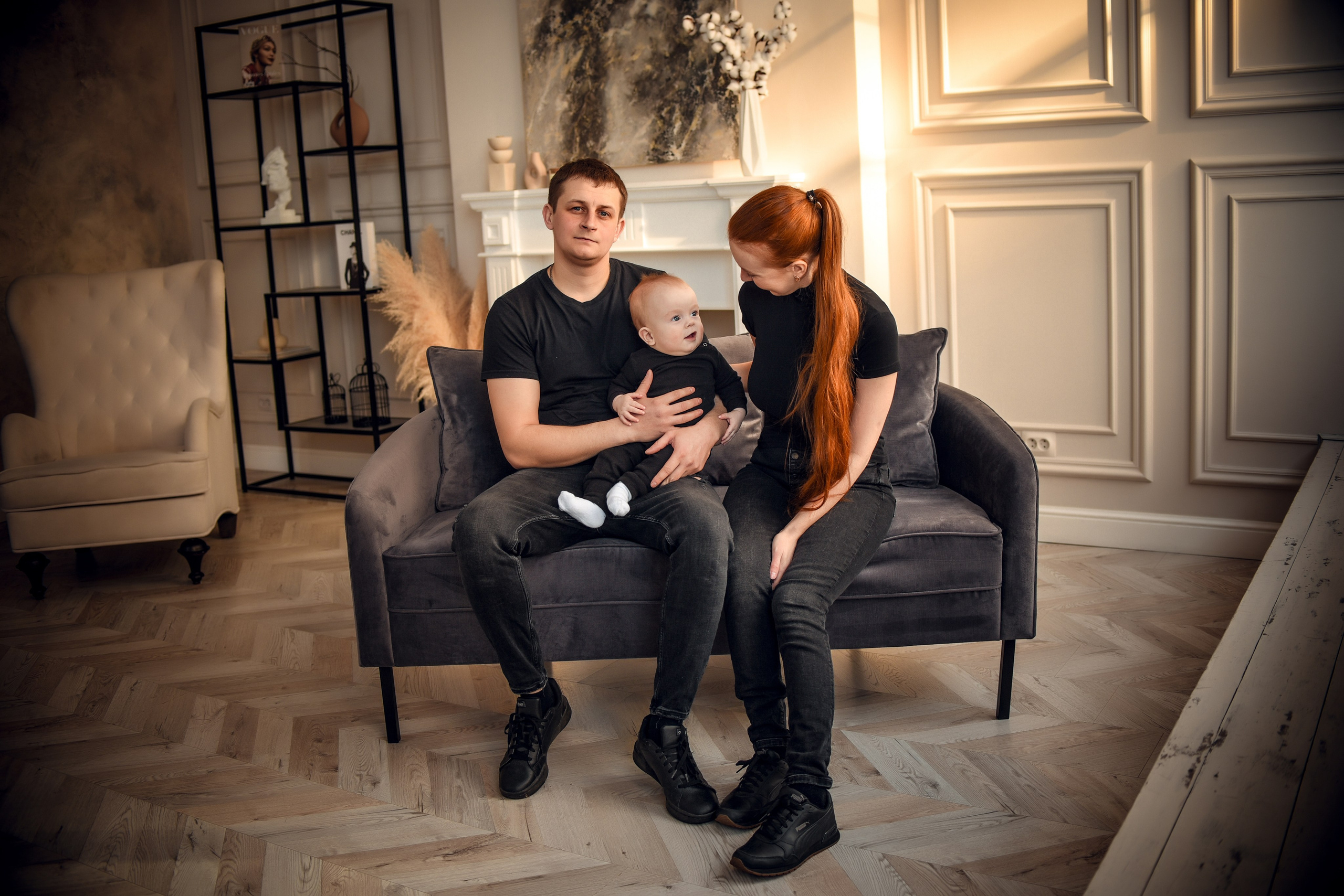 Семейная студийная фотосессия 3. Свадебный, семейный, детский, контент фотограф в Омске Максим Ильин