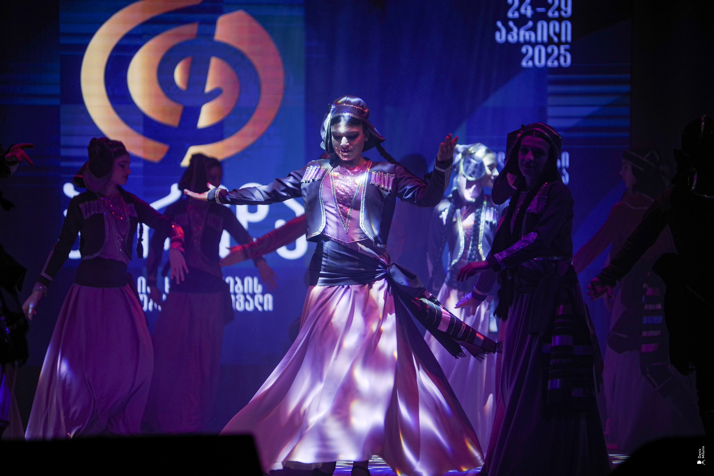 Танцы в Хоби. Портретный фотограф Денис Милютин