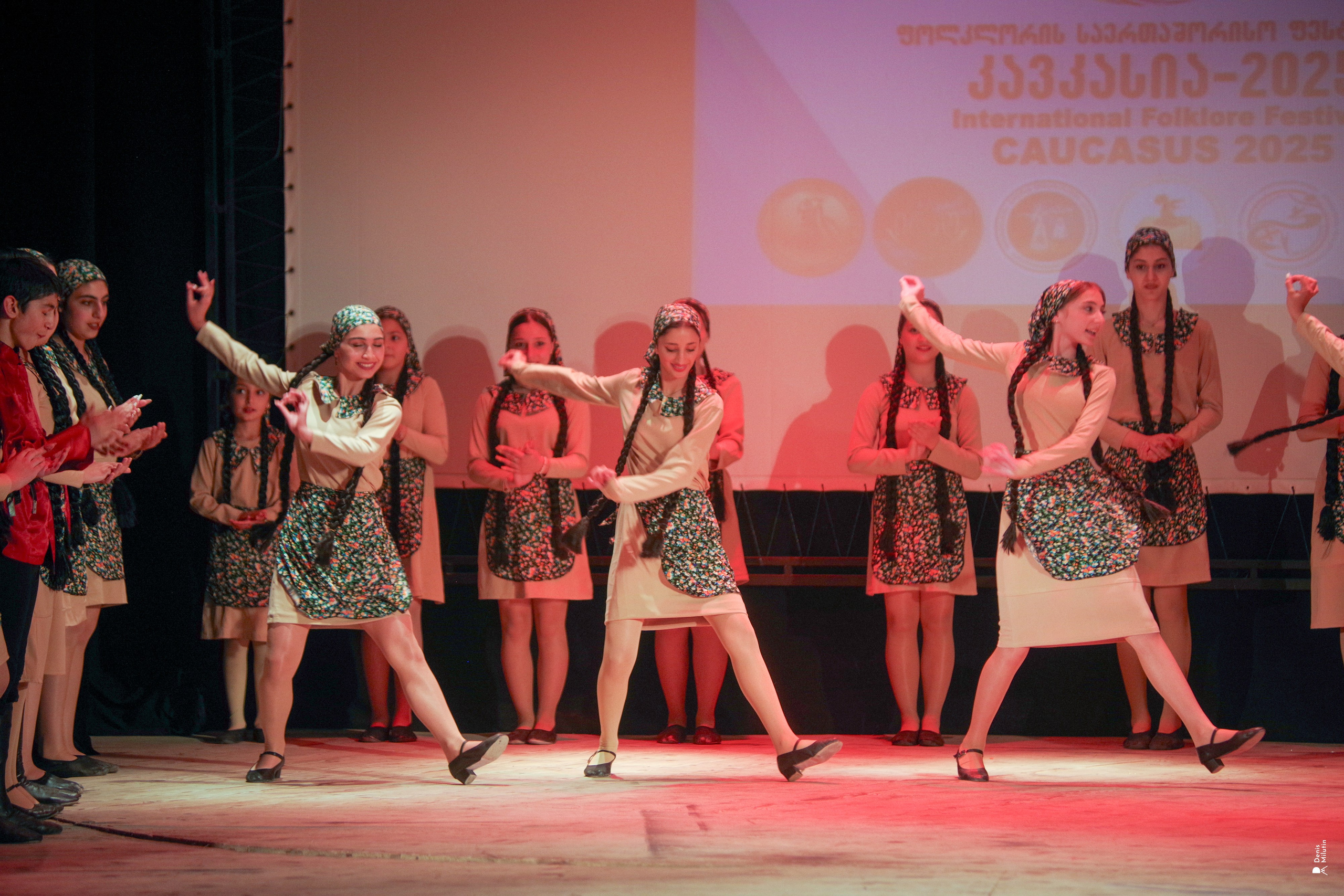 Танцы в прекрасном Они. Портретный фотограф Денис Милютин