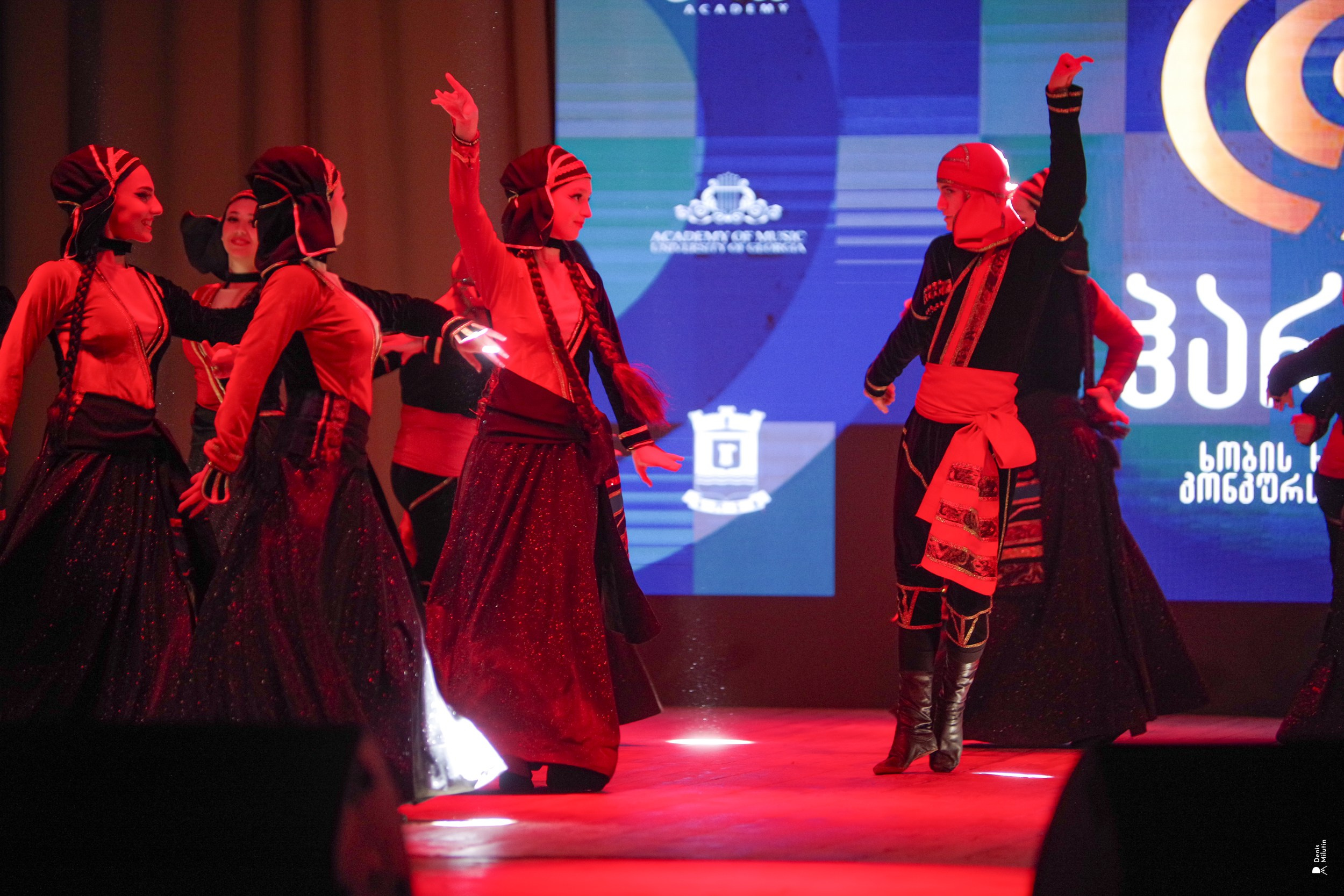 Танцы в Хоби. Портретный фотограф Денис Милютин