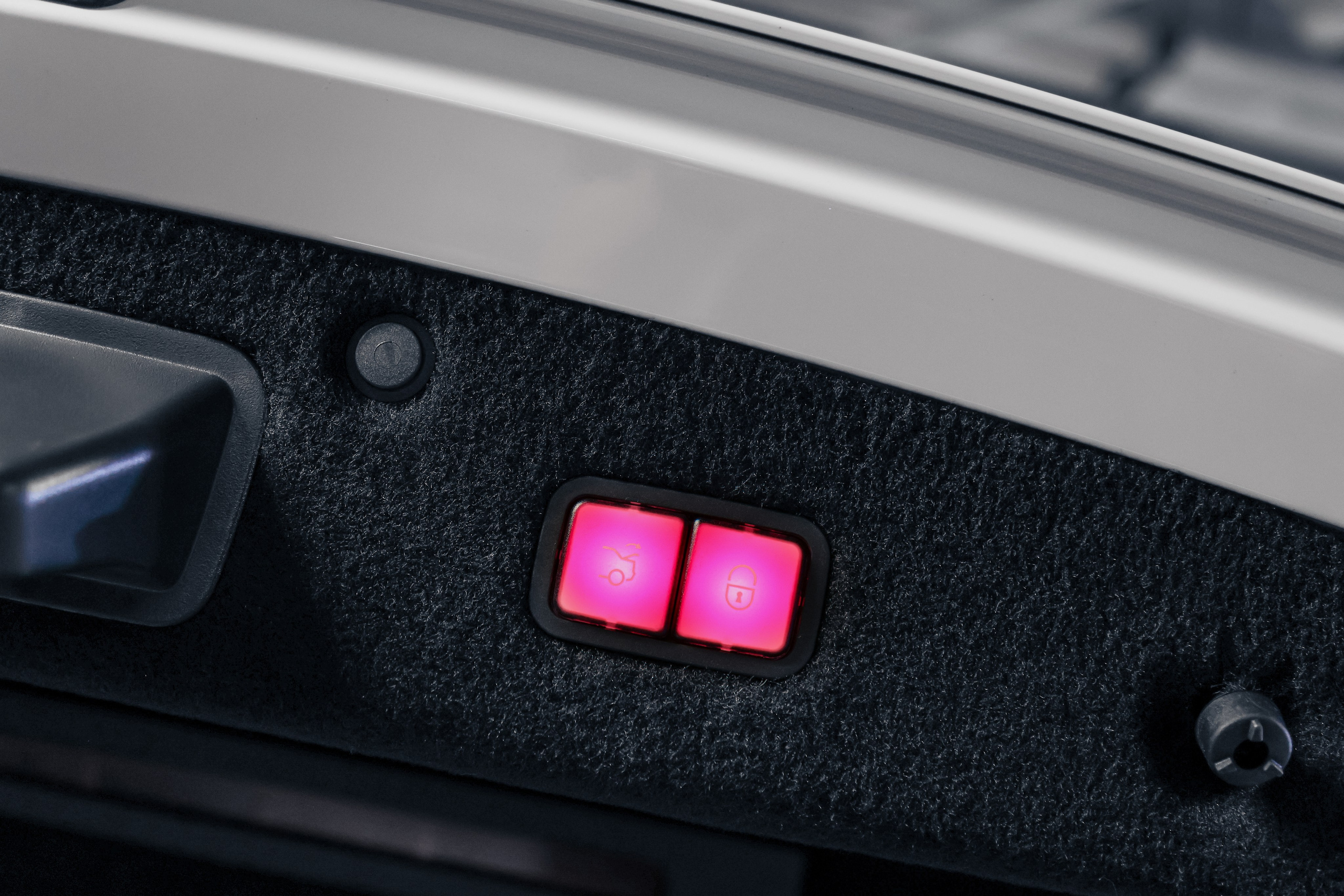 2020 MERCEDES BENZ S63 AMG WHITE ON BLACK $145,000 / 27,100 KM ODOMETER. Mixturecaptures