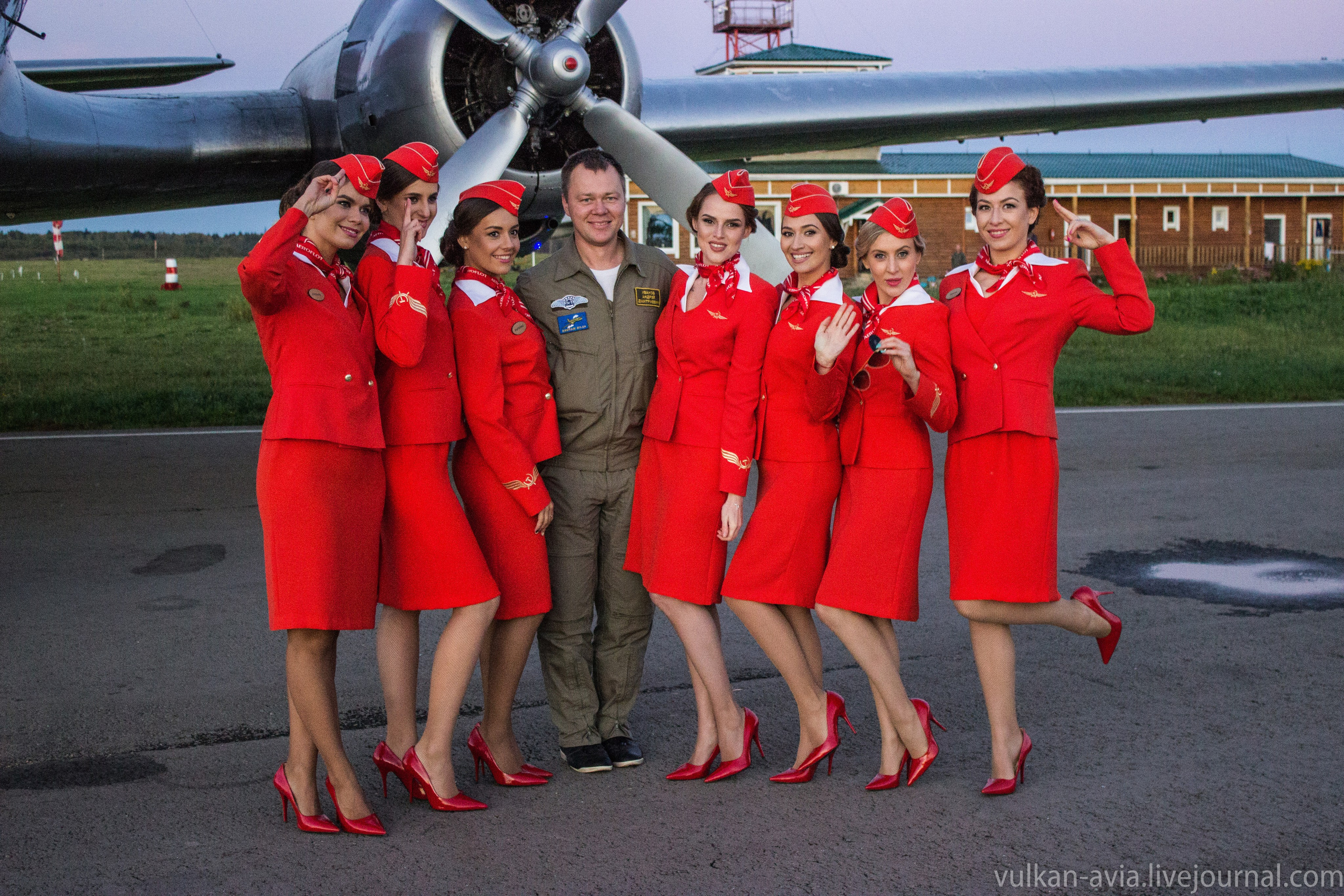 Ил-14Т «Пингвин» в съёмках клипа группы «Сопрано» (2015 г.). Авиационная техника для кино, рекламы и фотосессий