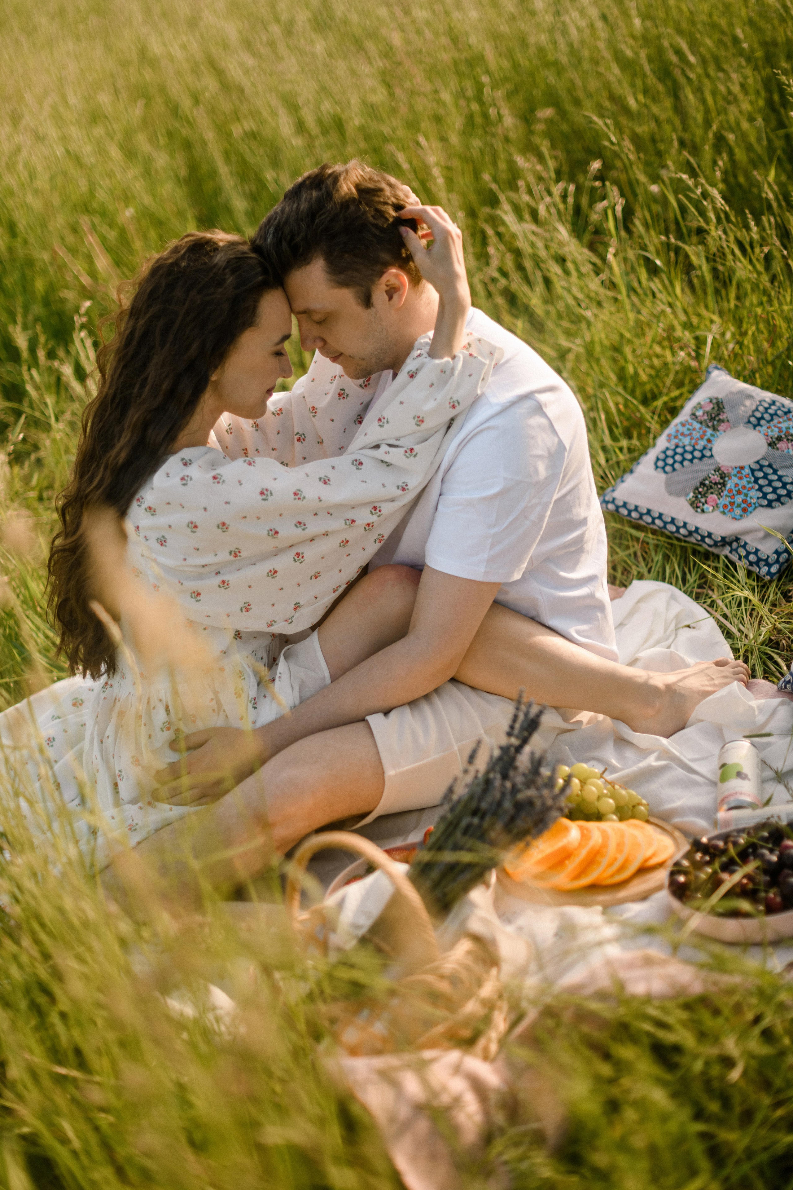 Лиза и Лёша в поле. Свадебный фотограф в Санкт-Петербурге София Шубик
