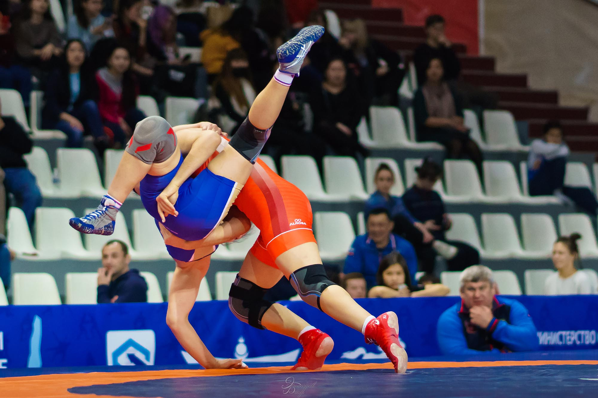 Чемпионат России по вольной борьбе среди женщин 2019. Фотограф Улан-Удэ Этагоров Баир
