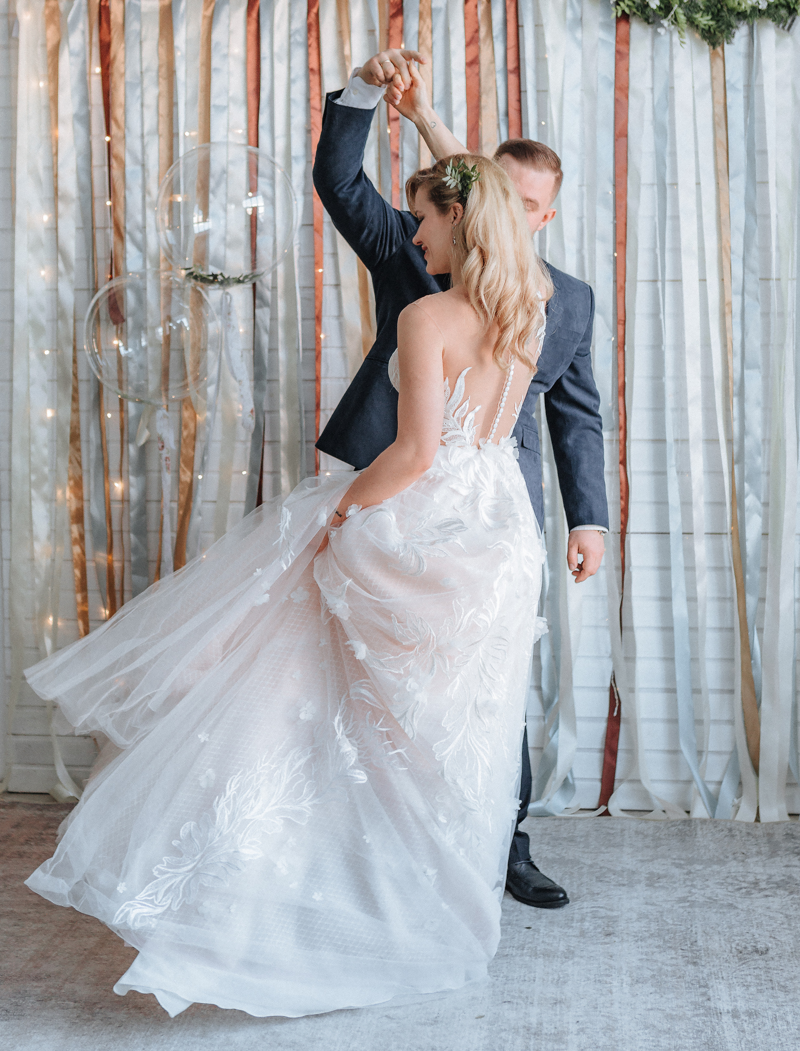 Камерная свадебная церемония в студии. Фотограф Москва и Московская область