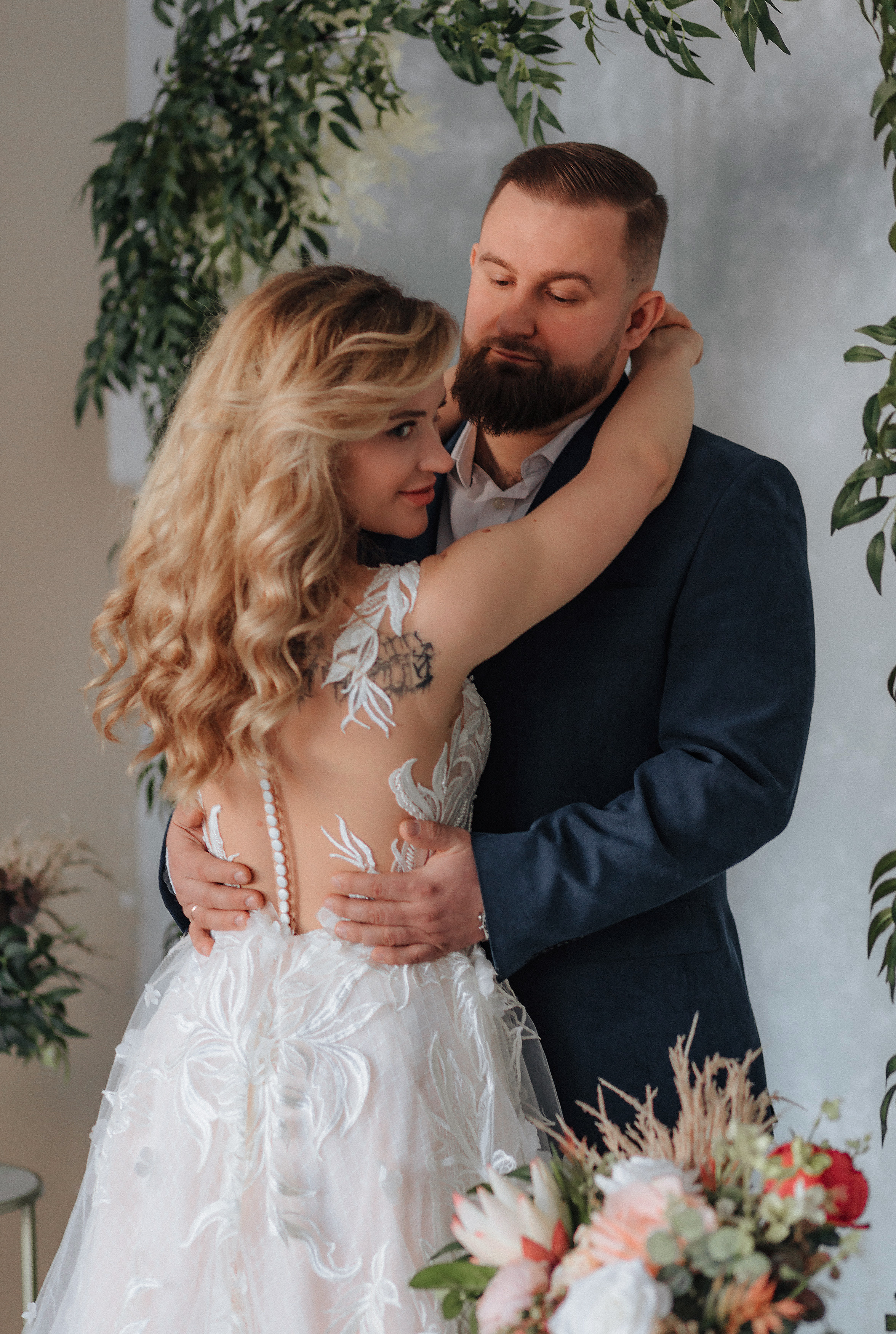 Камерная свадебная церемония в студии. Фотограф Москва и Московская область