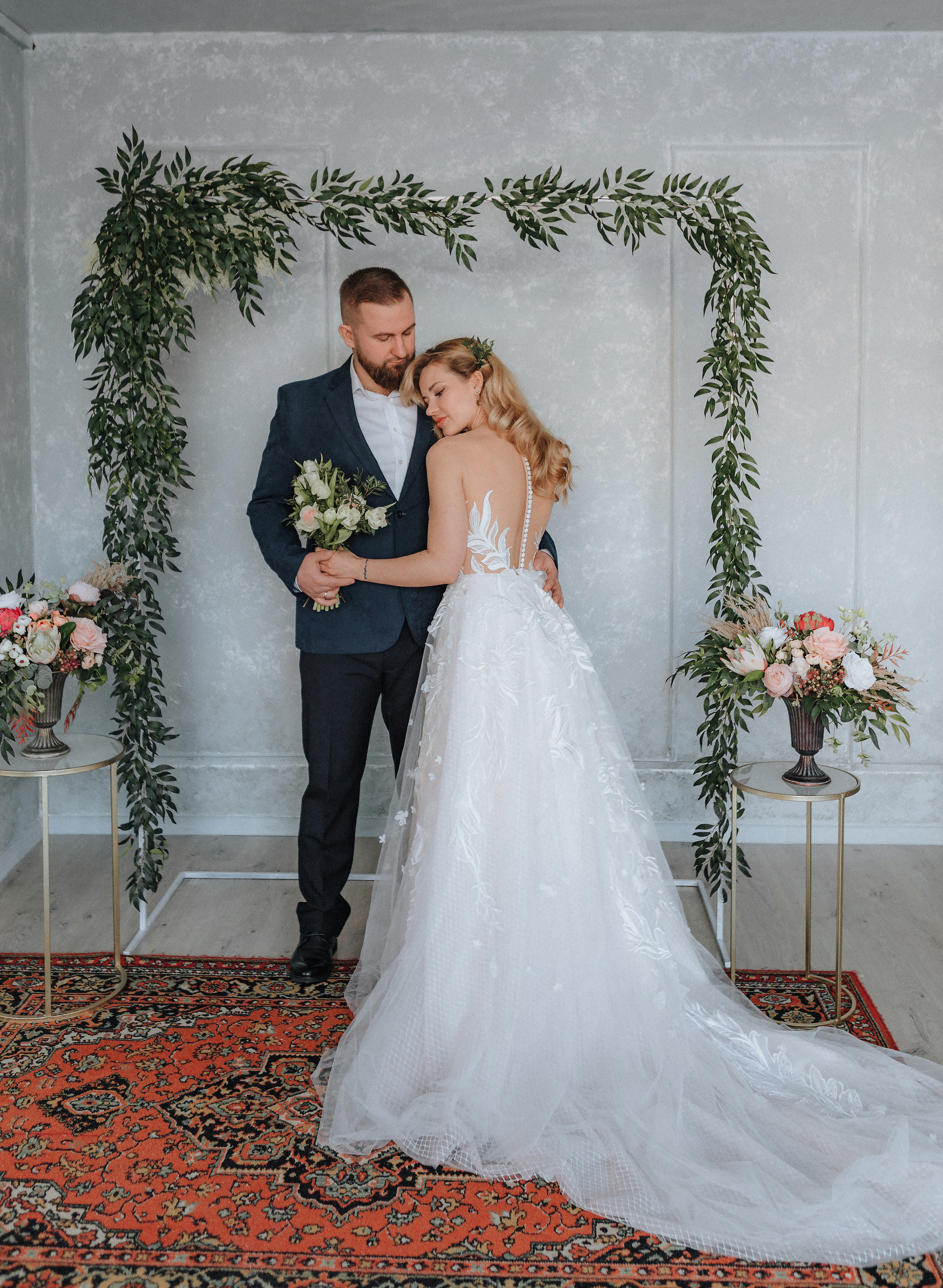 Камерная свадебная церемония в студии. Фотограф Москва и Московская область