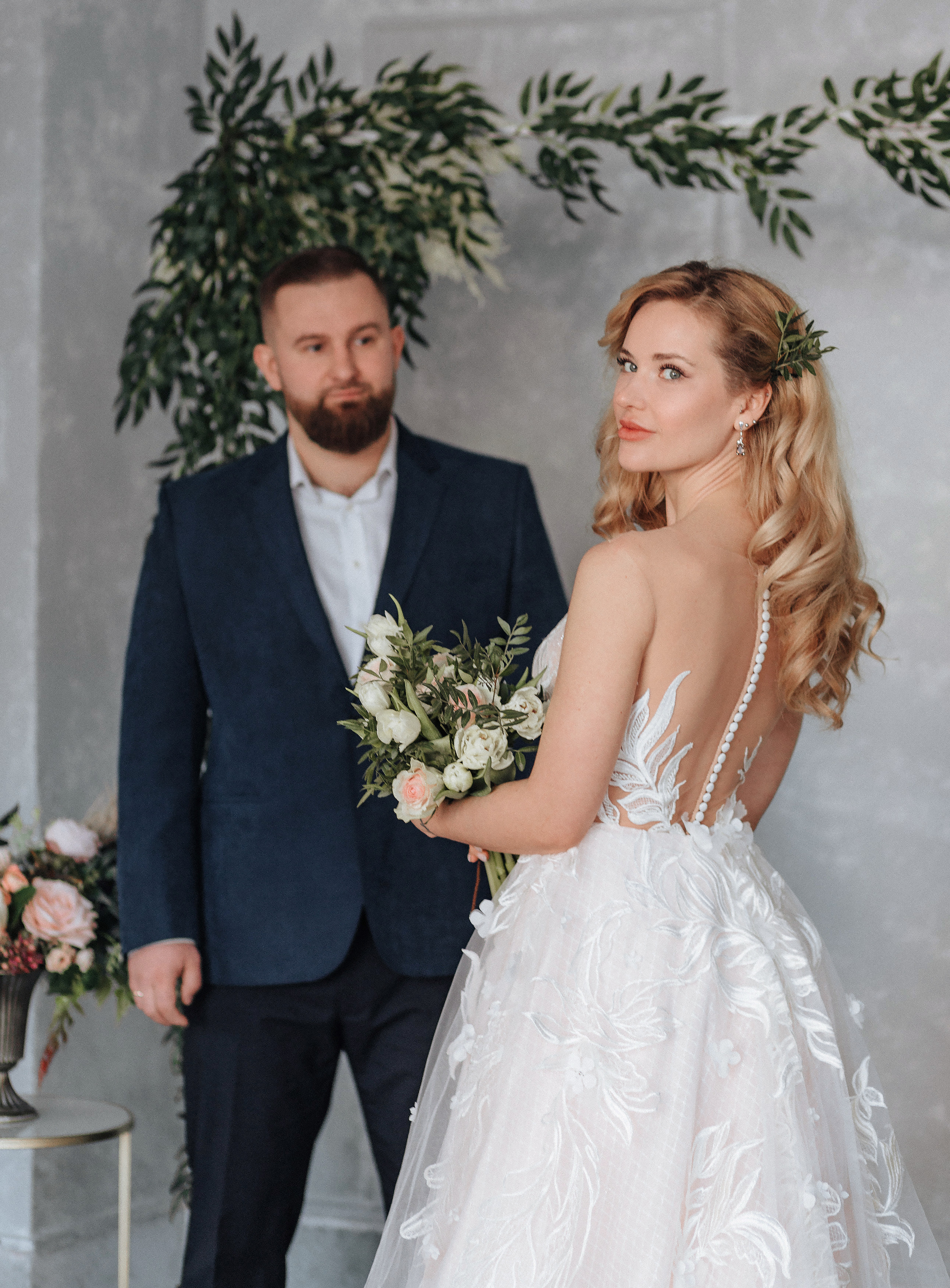 Камерная свадебная церемония в студии. Фотограф Москва и Московская область