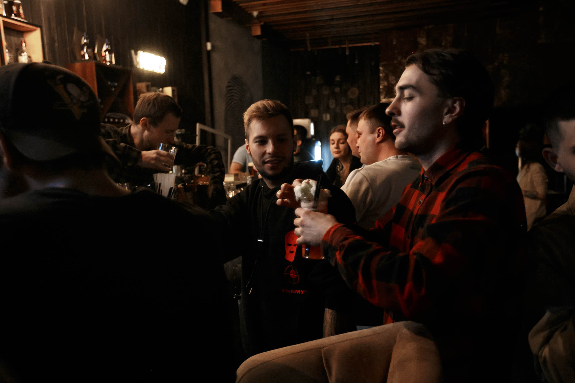 Репортаж: Guest Bartending / Егор и Кошман