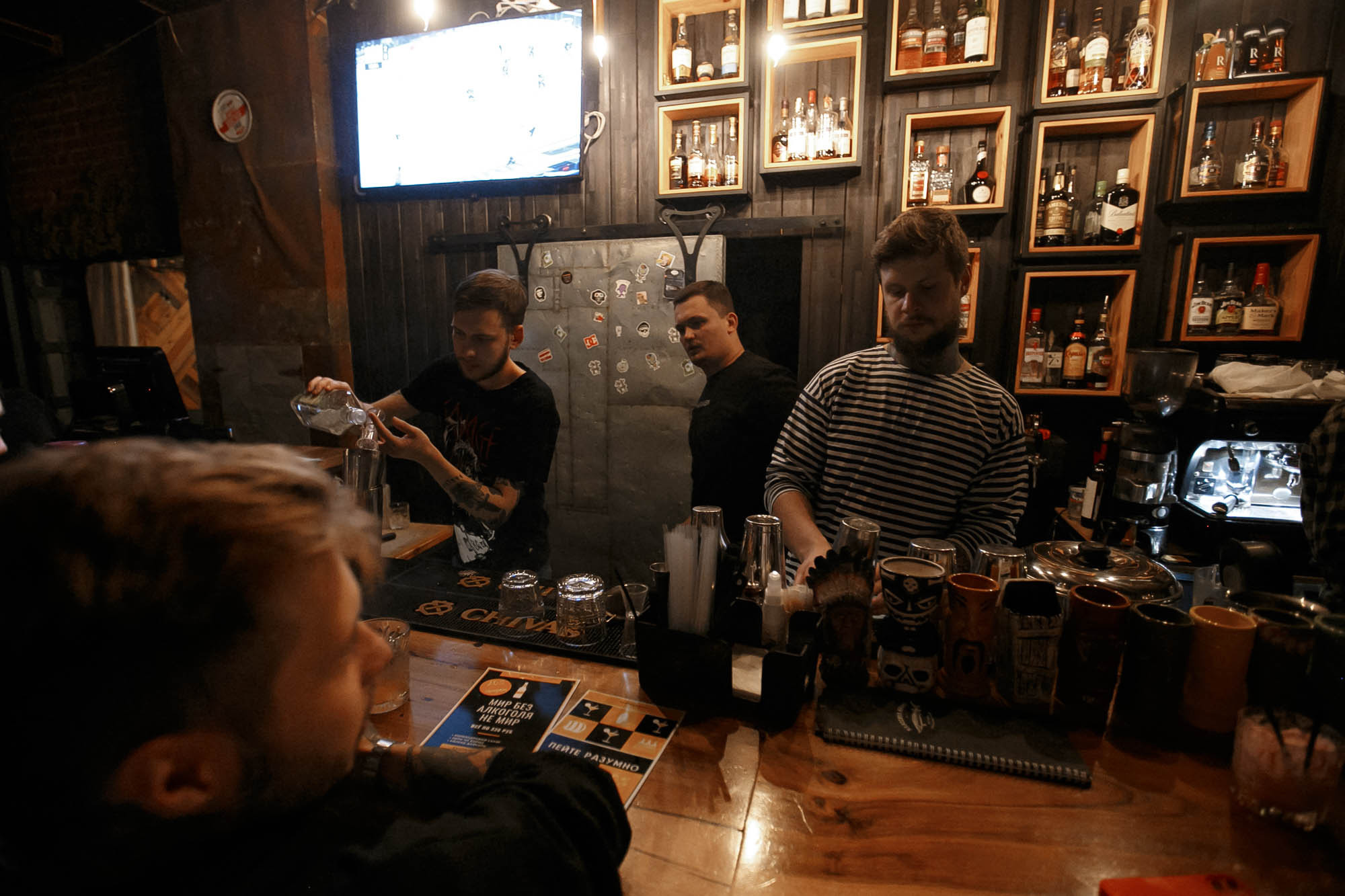 Репортаж: Guest Bartending / Егор и Кошман