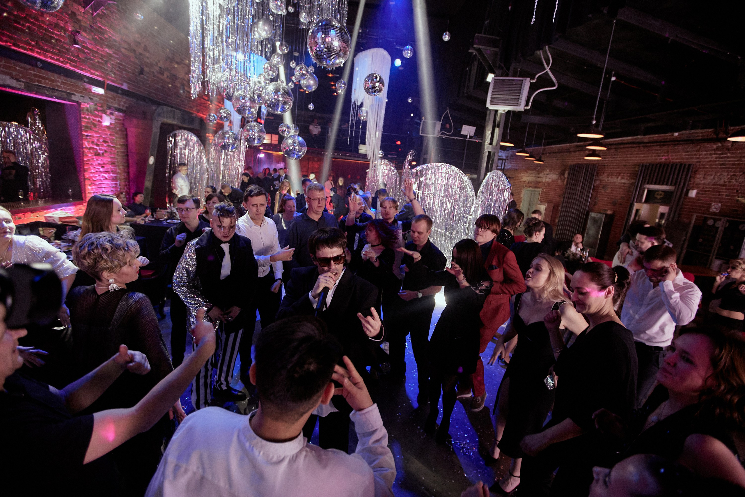 BUNTER GROUP. Happy New Year. Дмитрий Мазуркевич: Профессиональный Репортажный Фотограф