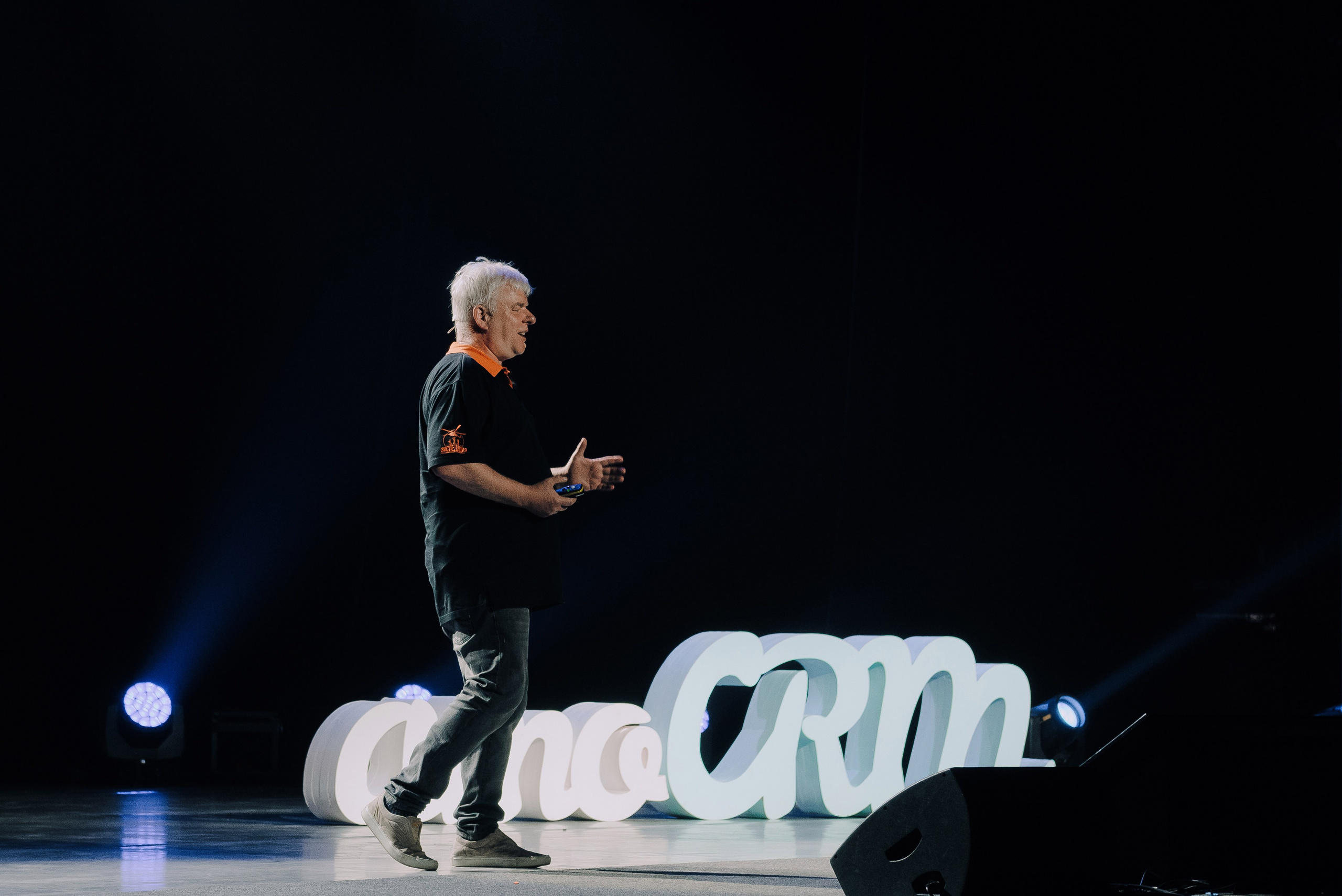 КОНФЕРЕНЦИЯ AMO CRM SIPUNI. Репортажный фотограф Зуев Роман г. Челябинск