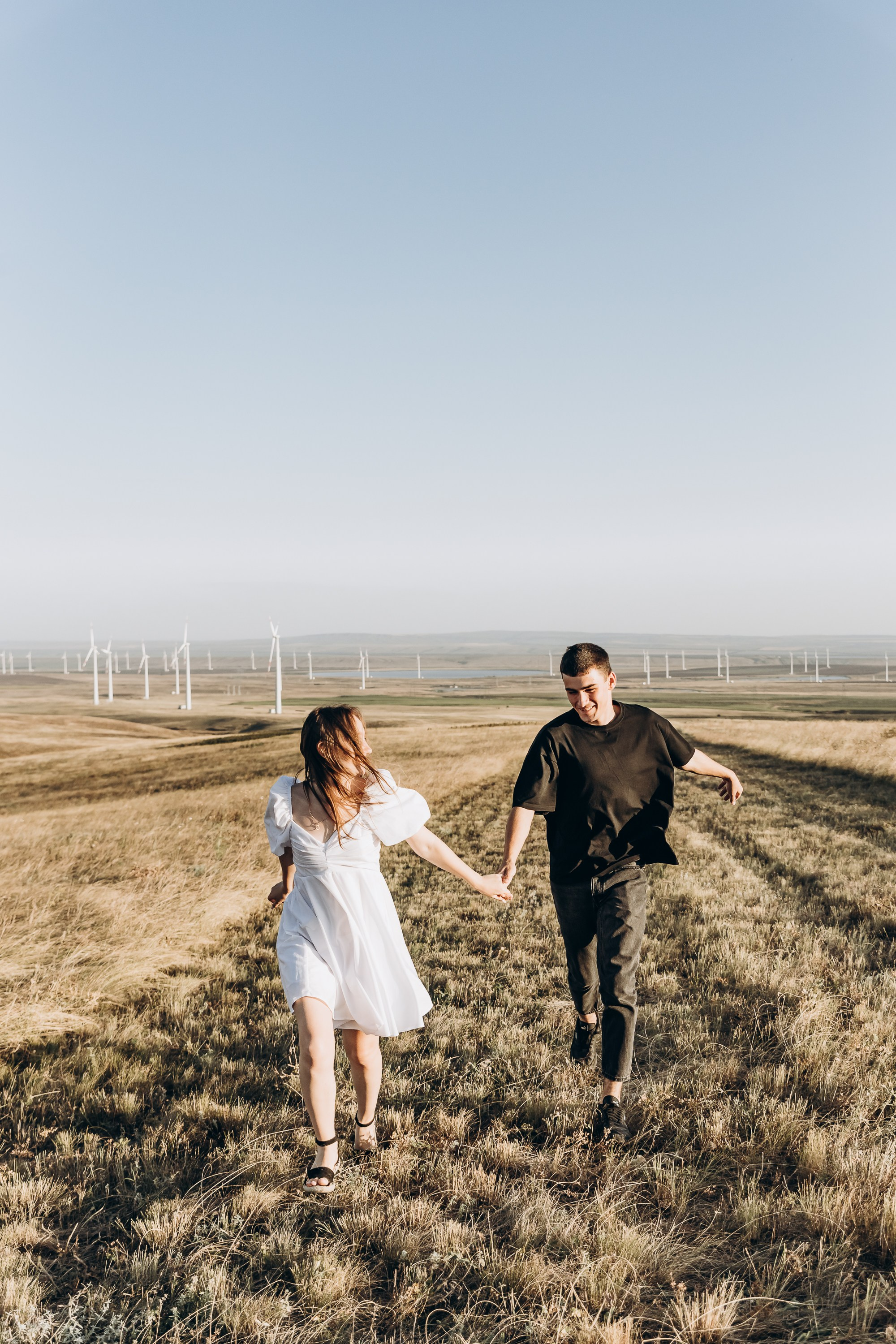 Звонкий смех влюбленных, гуляющих по старинным улочкам Европы