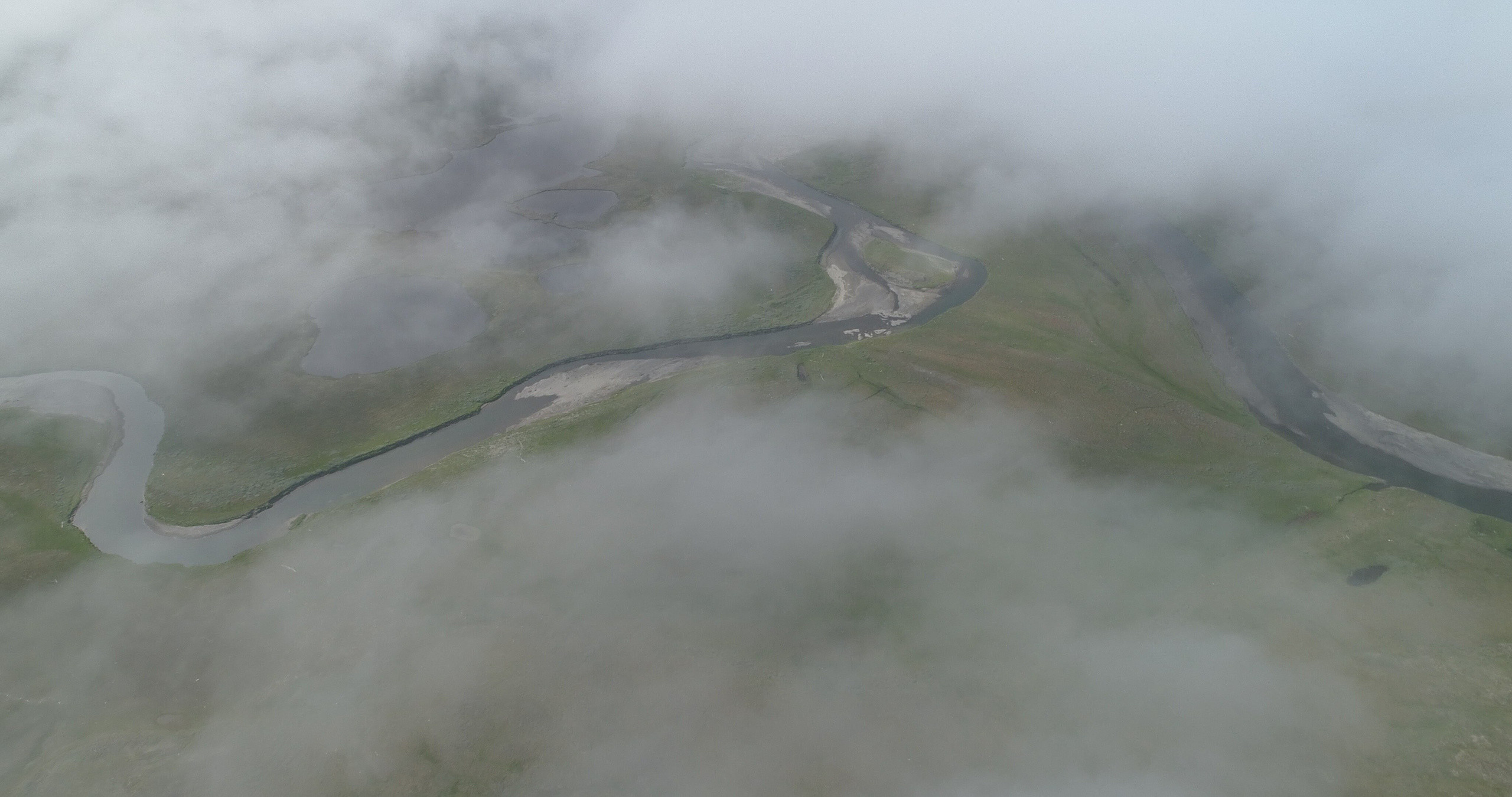 Амдерма — наука (2020 г.). Фотоальбом показывающий увлекательный мир авиации и мир медведей Андрея Иванова