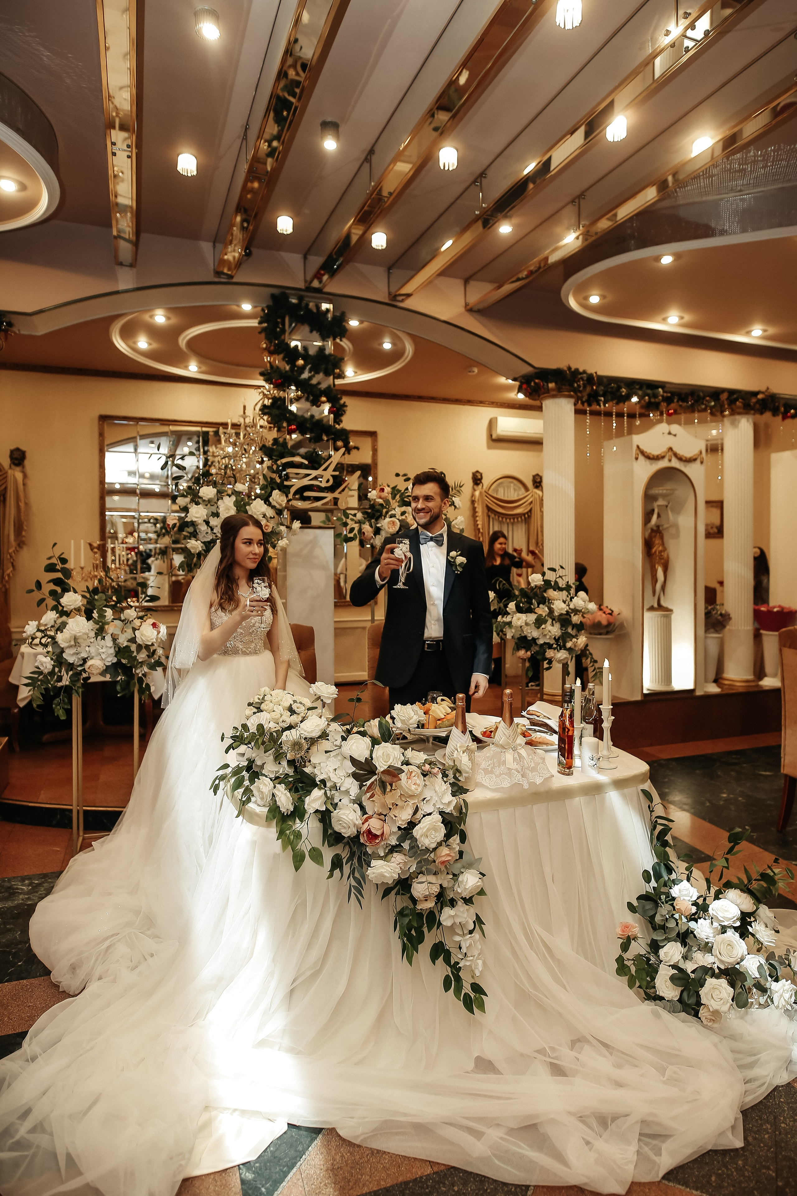 Живая музыка в Москве Ведущий Москва Саксофон Топ ведущих на свадьбу. Свадебный ведущий в Москве Саксофон на свадьбу