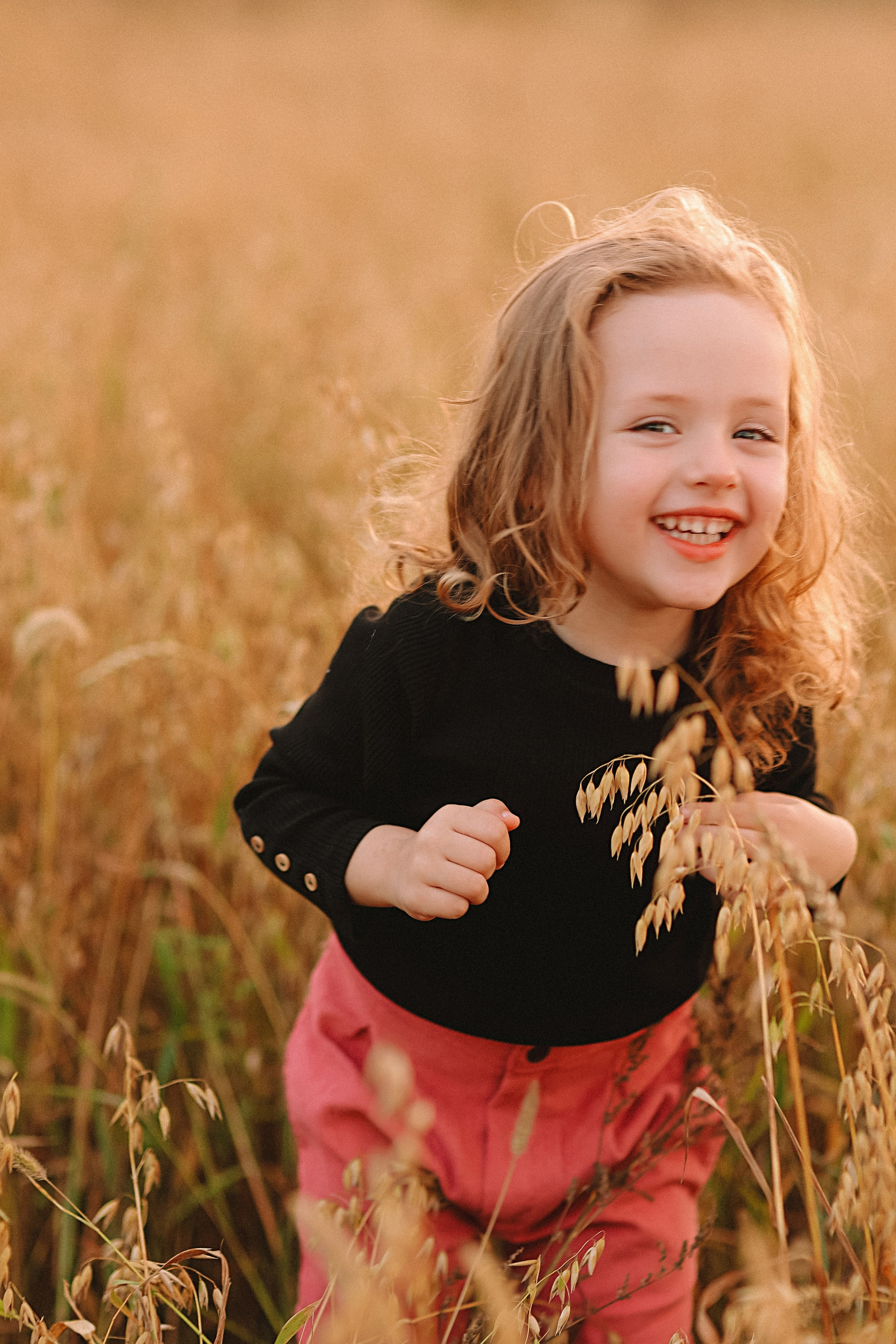 Поле. Семейный фотограф Тюмень, фотограф на роды Салмина Мария