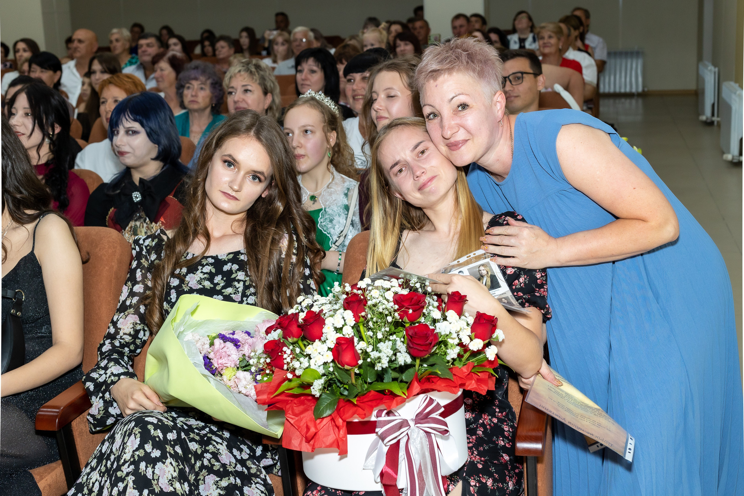 Вручение аттестата 2025. Выпускные альбомы Майкоп, Краснодар Елена Золотарева