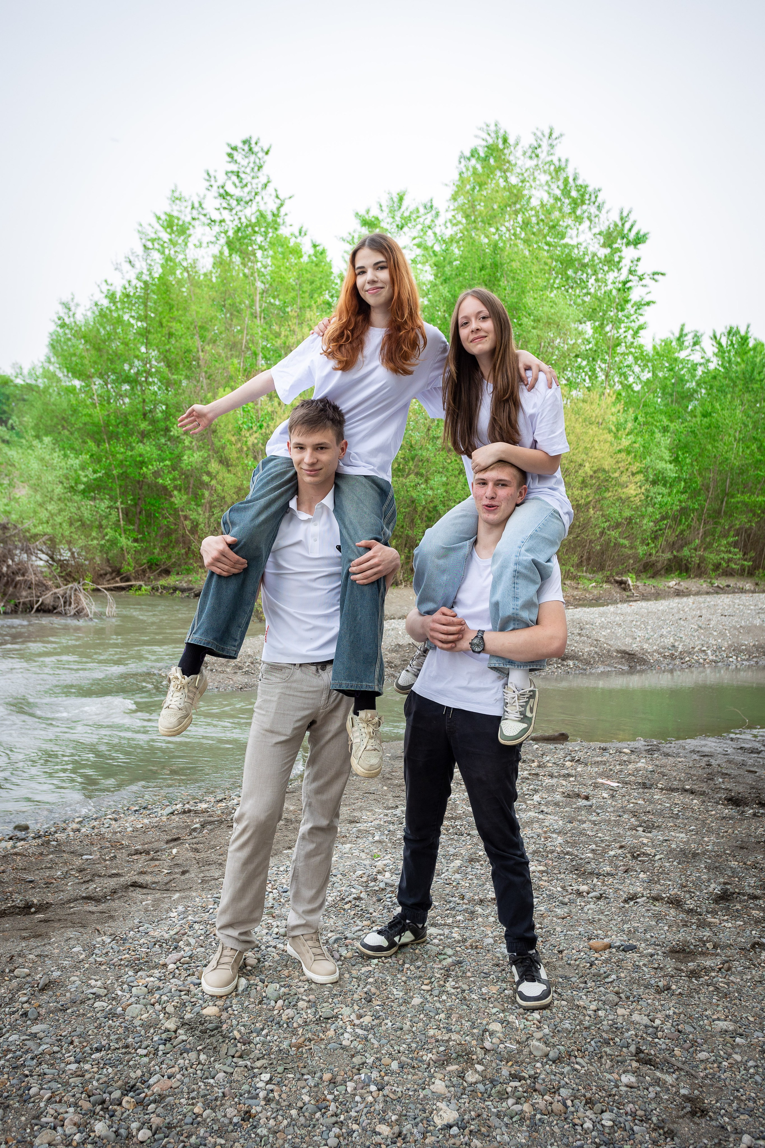 Уличная фотосессия на выпускной альбом. Выпускные альбомы Майкоп, Краснодар Елена Золотарева