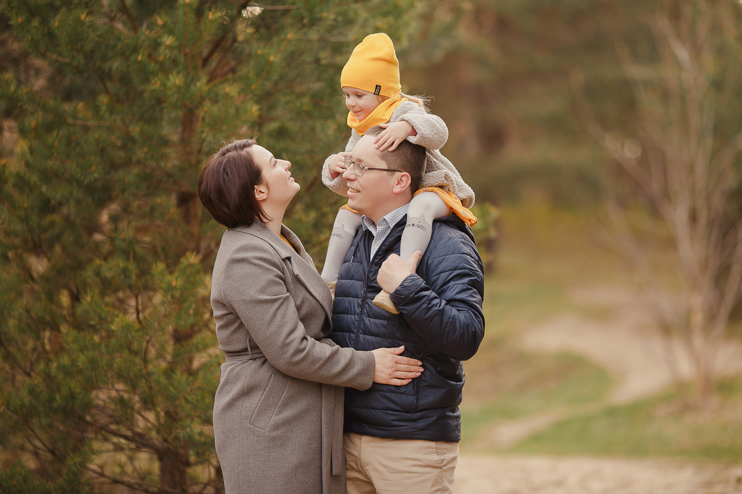 Семейная фотосессия весной. Свадебный и семейный фотограф Ольга Сморжанюк