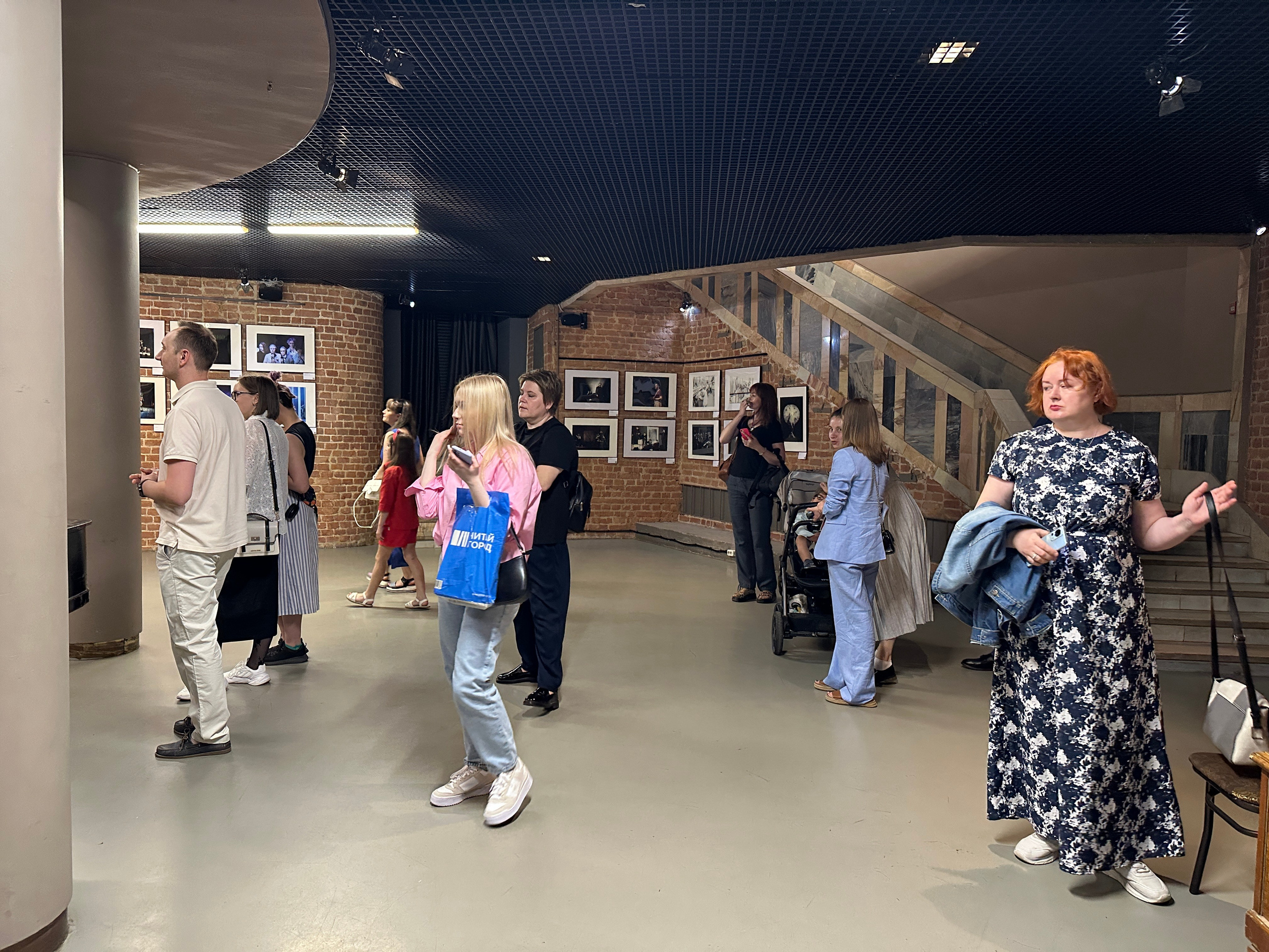 МОЛОДОЙ ТЕАТР. Reportage, architectural, fine art photographer Lena Melnikova in Moscow