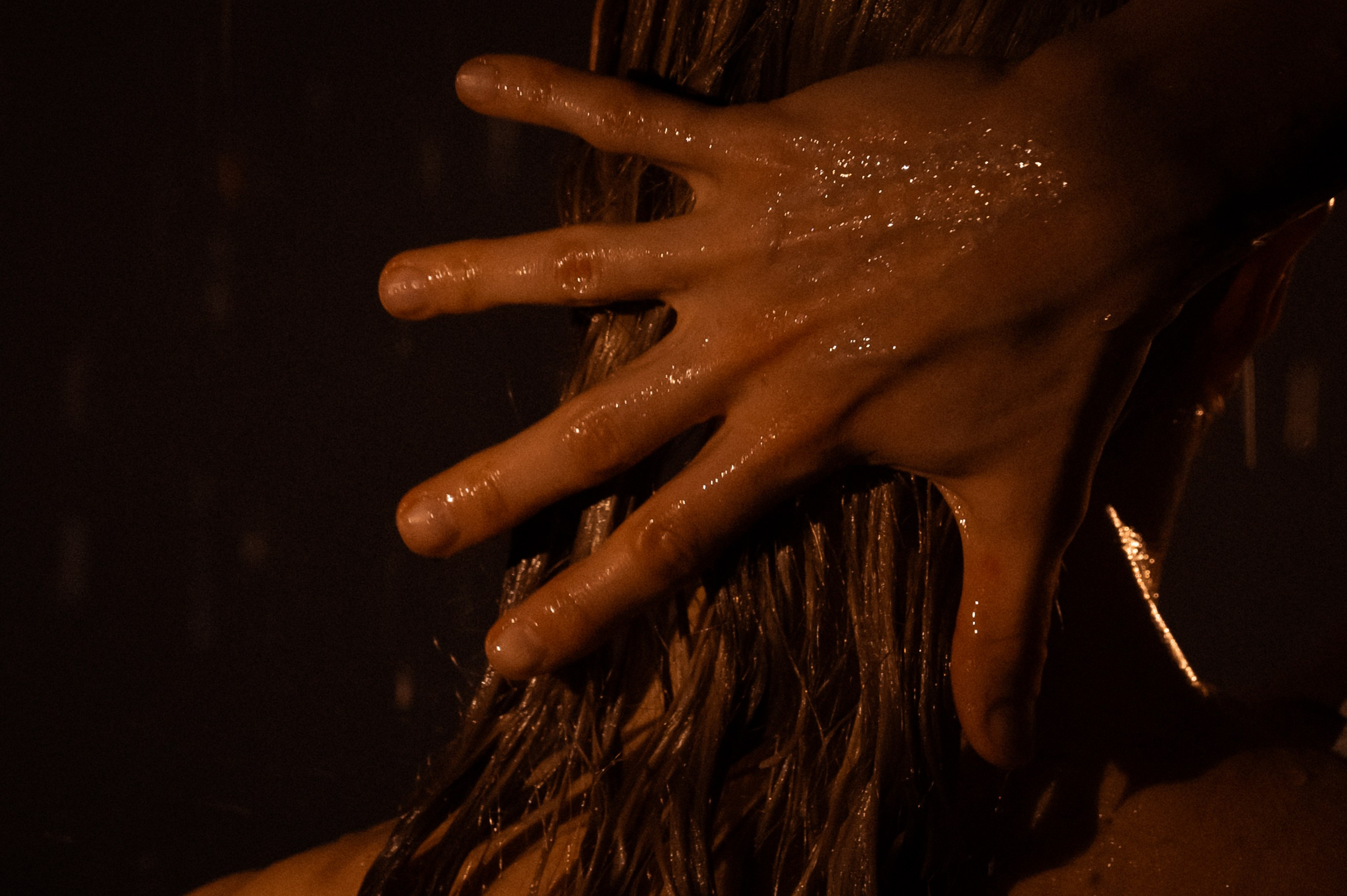 Фото проект "Женщина-стихия" представленный на выставке в Дюссельдорфе Германия июль 2025 года. Спортивный фотограф в Москве Фадеева Ирина. Соревнования, турниры, чемпионаты по танцам. отчетные концерты, съемка под водой