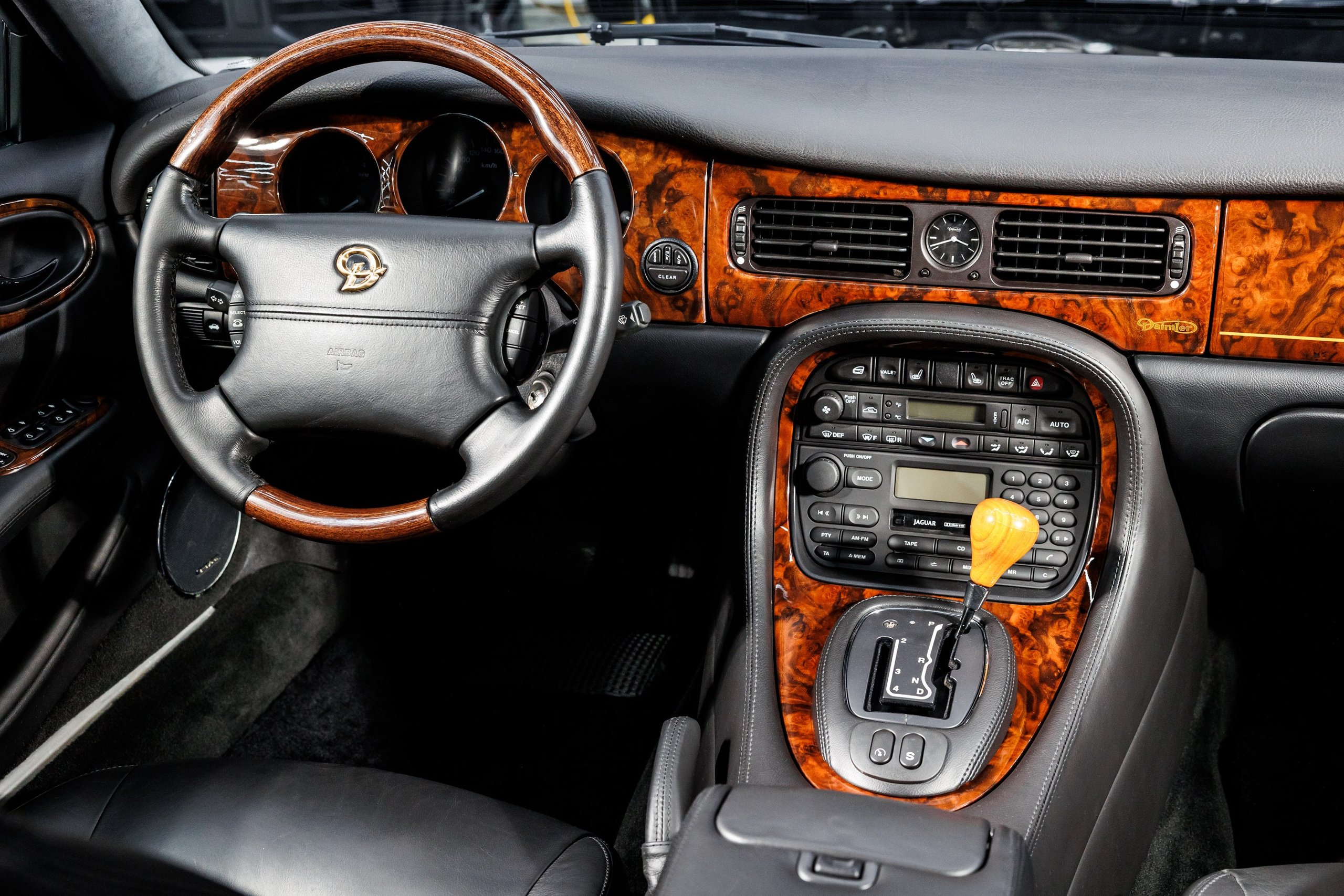 Автомобильная фотосъёмка Daimler Xj8. Фотограф Сергей Лукьянов @xapeton_photo Москва