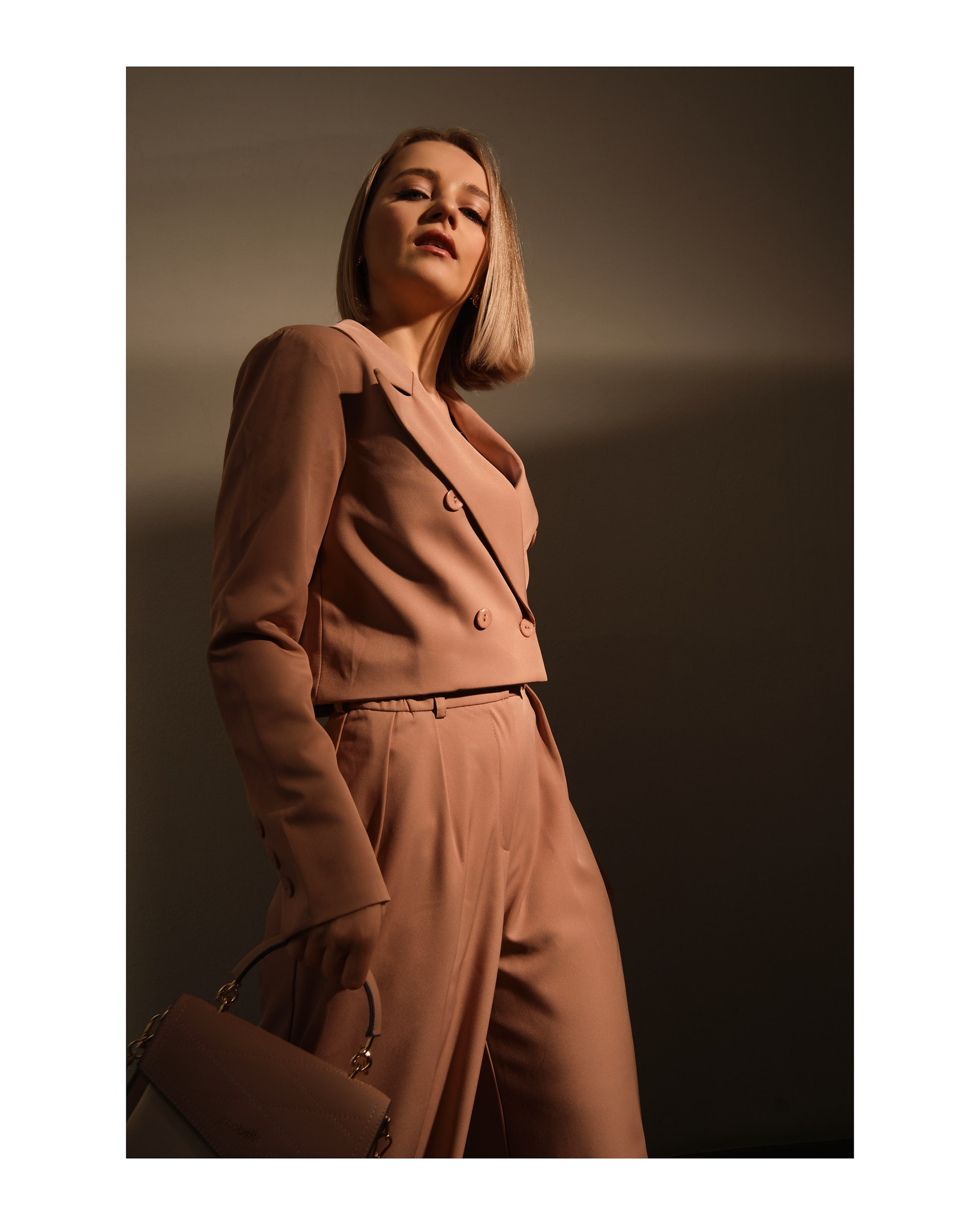 Каталоги, Лукбуки, Реклама. Фотограф и видеограф в Москве Алексей Толстиков