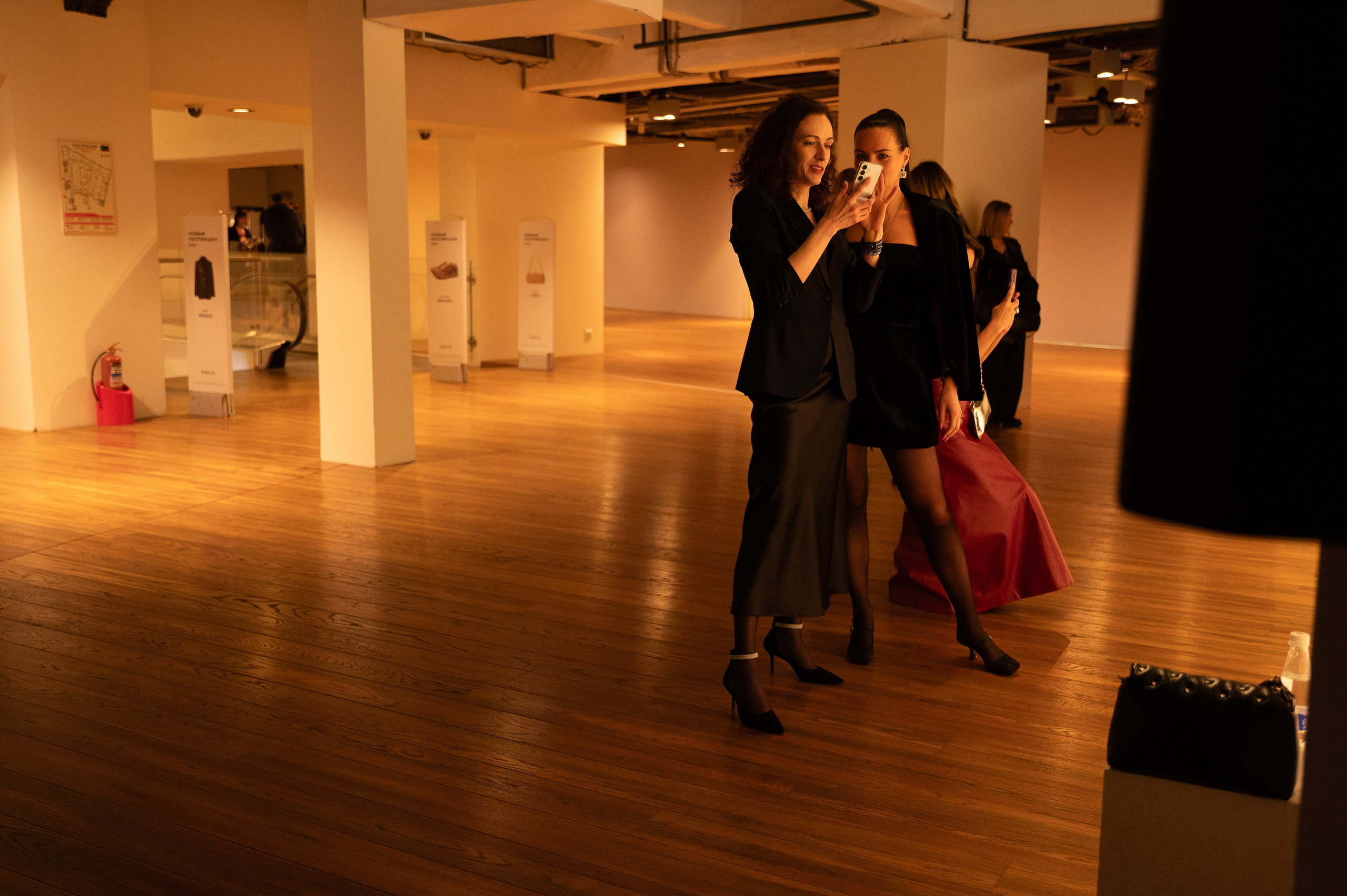 Бекстейдж показа «Новые Имена» собака.ru|ДЛТ. Портретный и репортажный фотограф в Санкт-Петербурге