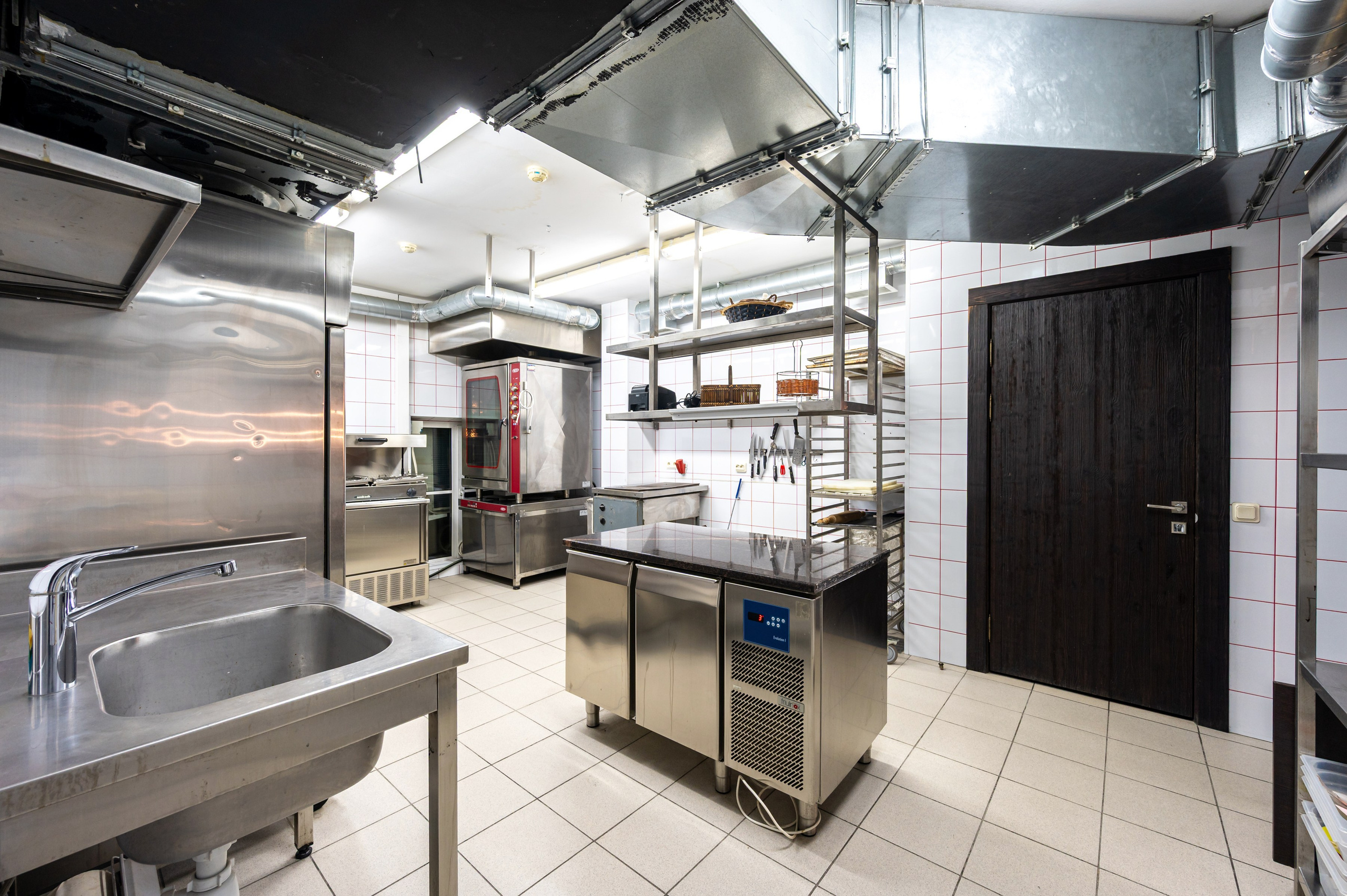 Ресторан на продажу. Интерьерный фотограф. Фото- видеосъемка недвижимости Санкт-Петербург