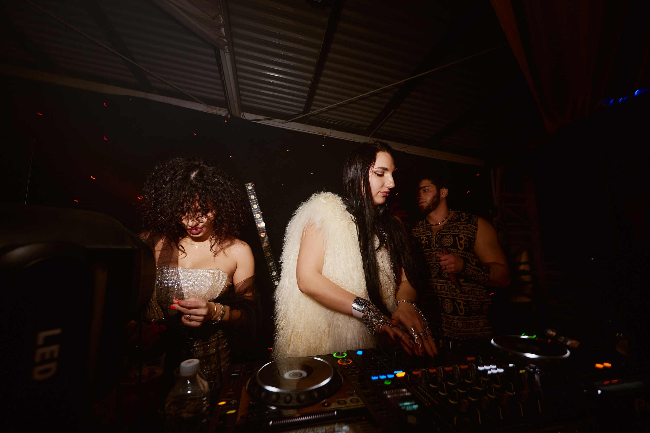 ILLEGAL FRIENDS — MIRAGE [PART III]. СВОИ. ФОТООТЧЕТЫ-СОБЫТИЯ-МЕСТА