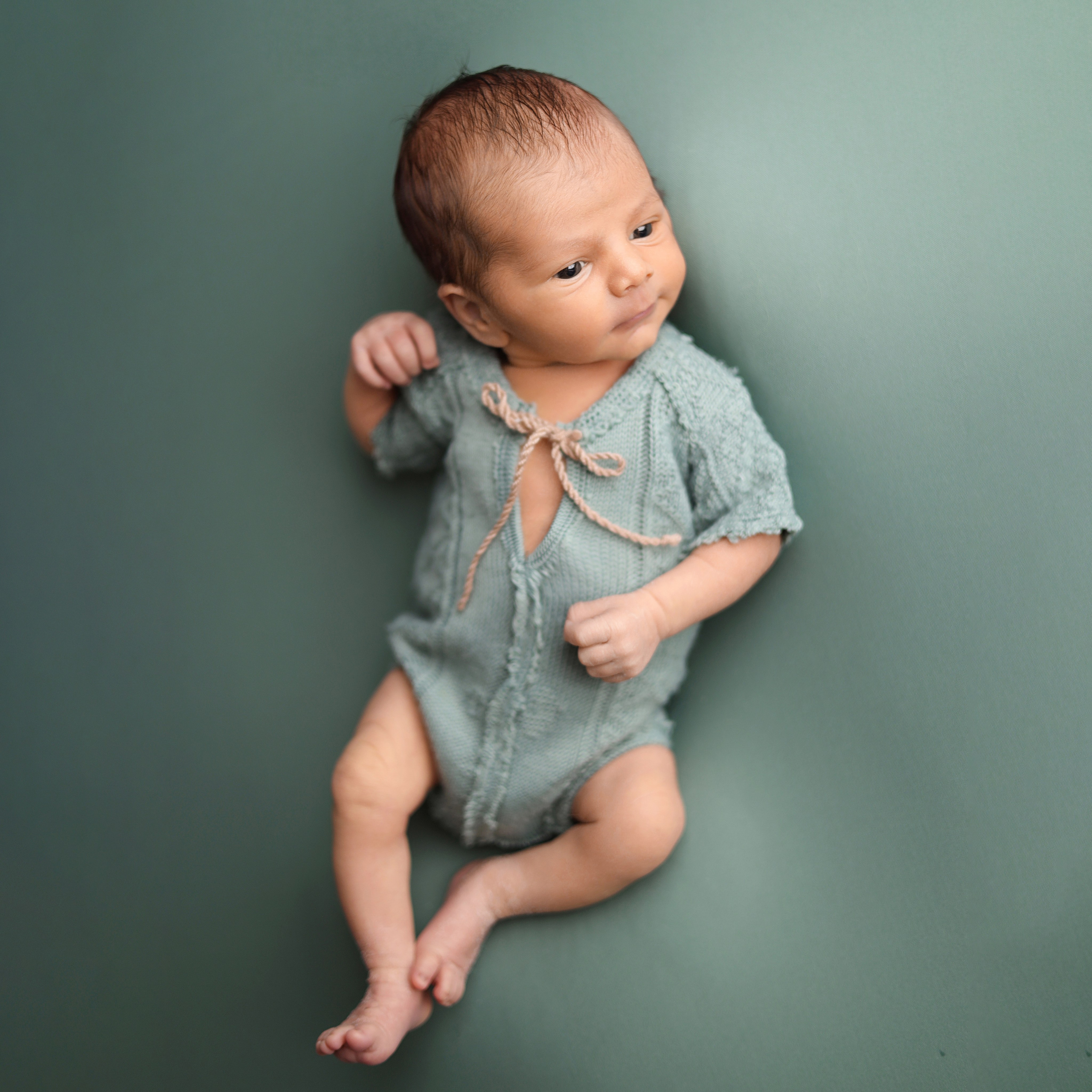 Каталог костюмчиков для новорожденных мальчиков. Фотограф новорожденных Москва. Ньюборн фотограф Москва