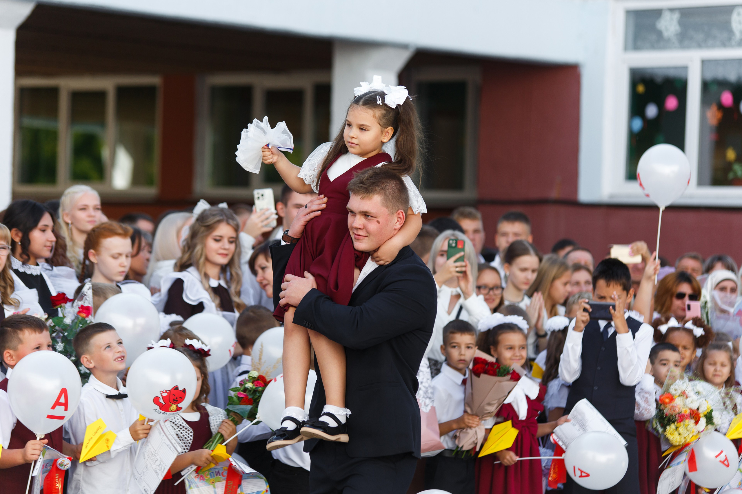 01 СЕНТЯБРЯ 2024 (МБОУ г. Мценска «Средняя школа № 9»). Профессиональный фотограф в Мценске и Орловской области
