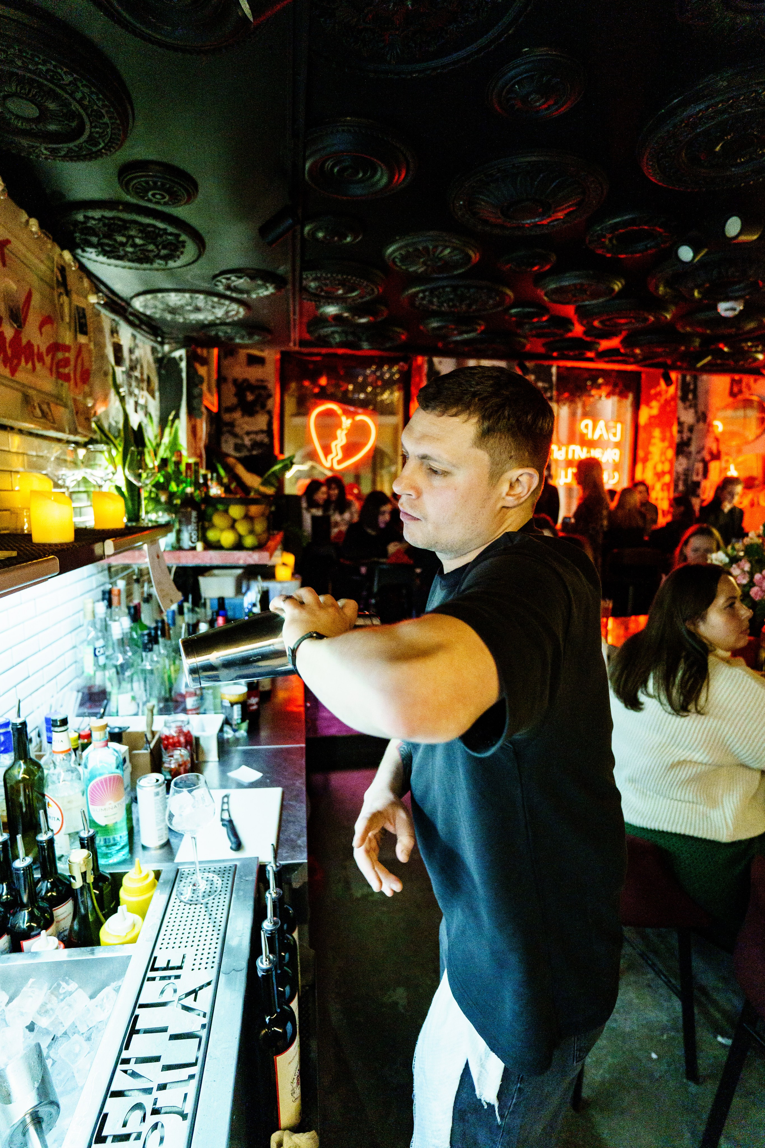 День святого Валентина в Баре разбитых сердец. Концертный и репортажный фотограф в Санкт-Петербурге Слава Пахомов