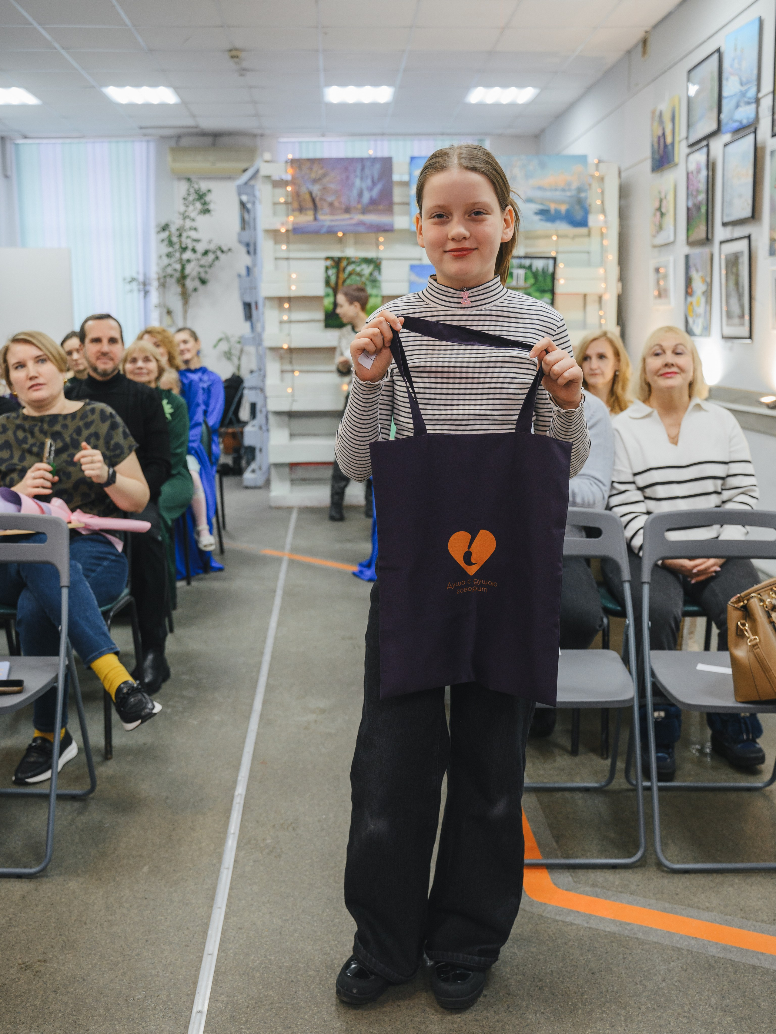 Благотворительная выставка картин «Душа с душою говорит». Фотограф в Самаре