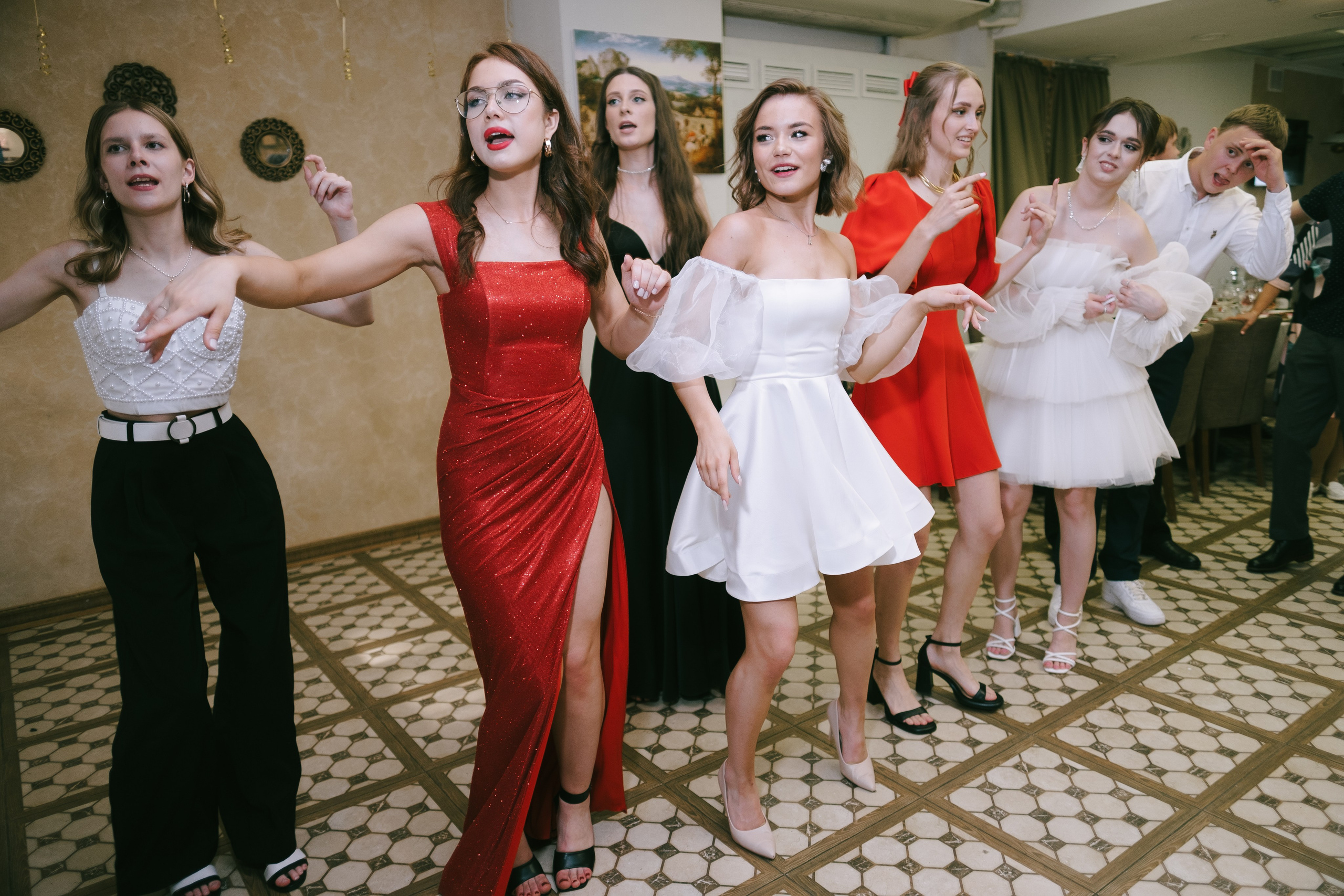 Выпускной школа 33. Свадебный и репортажной фотограф Денис Ожигин в Краснодаре и Краснодарском крае