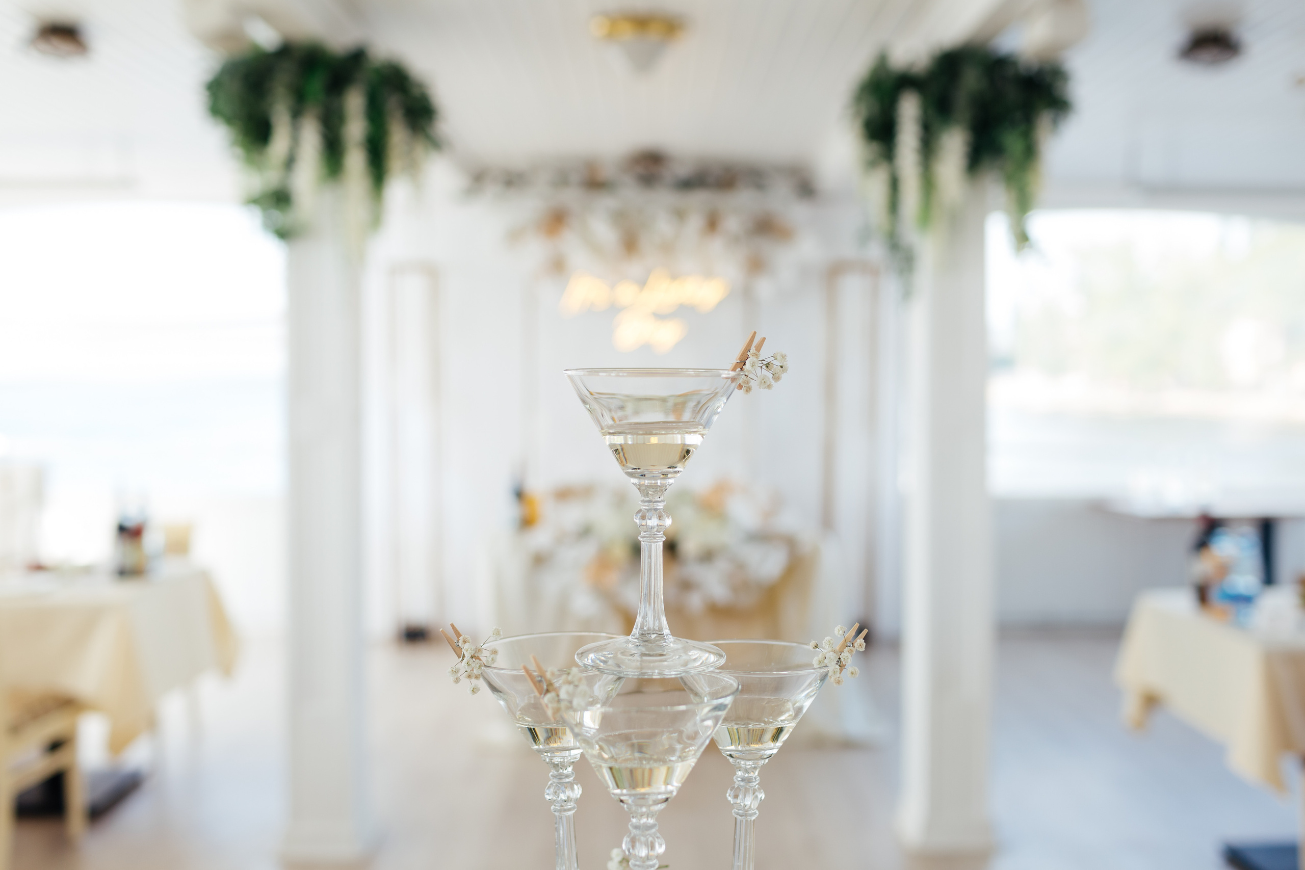 Свадебная фотосессия ресторан Белуга. Свадебный и семейный фотограф в Самаре Грибцова Людмила