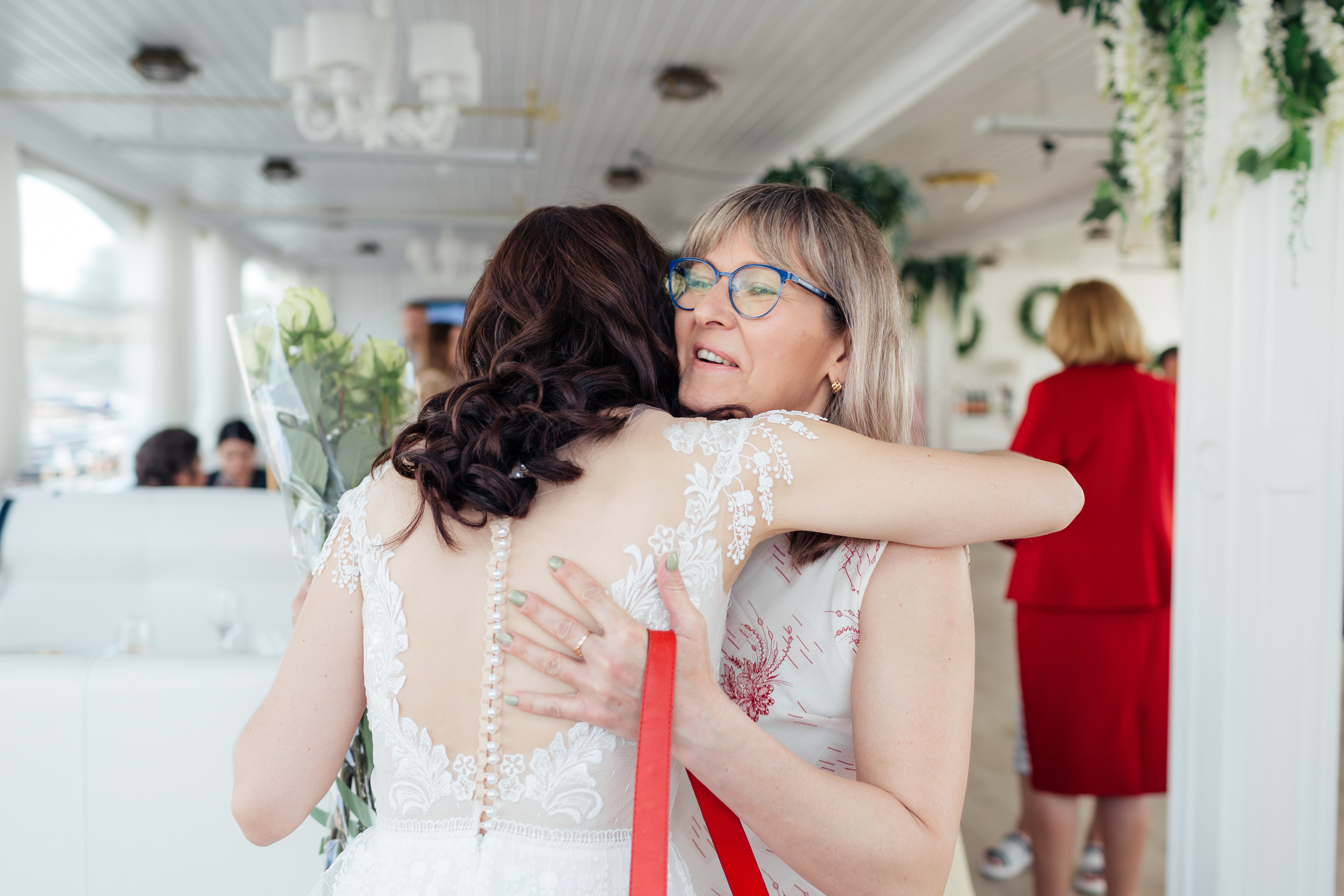 Свадебная фотосессия ресторан Белуга. Свадебный и семейный фотограф в Самаре Грибцова Людмила