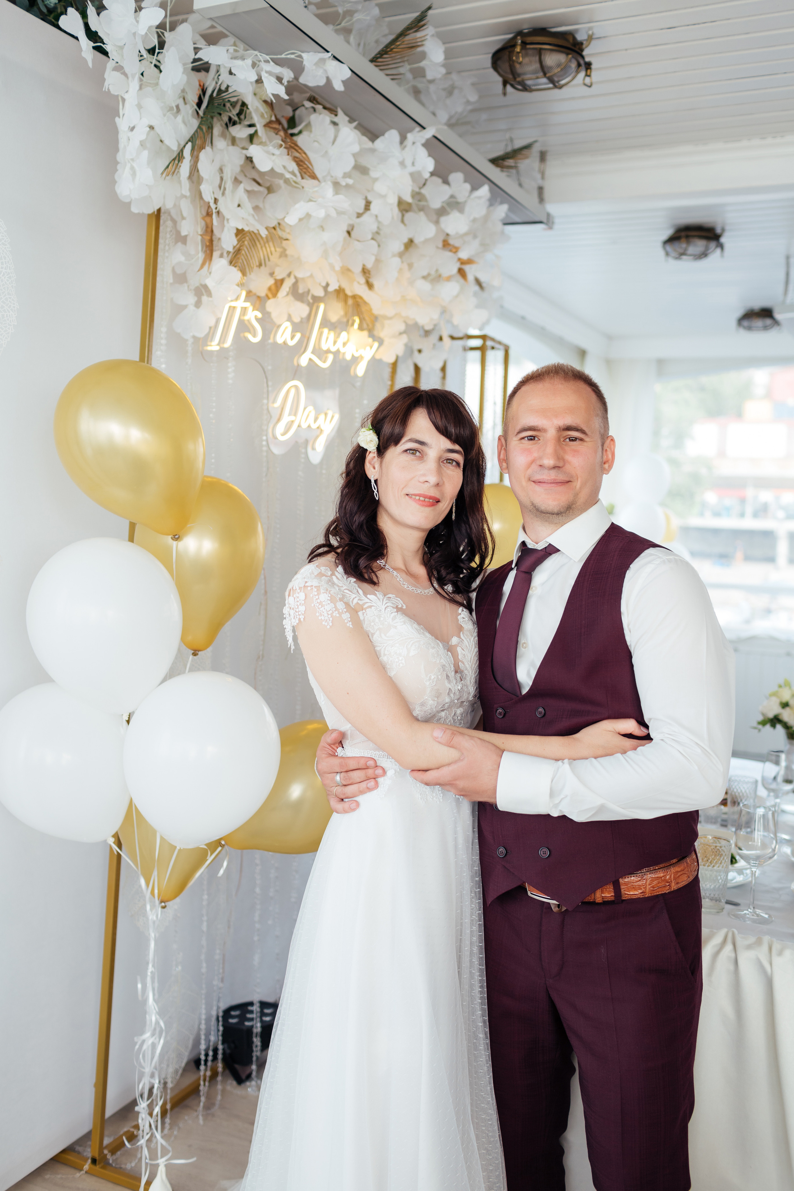 Свадебная фотосессия ресторан Белуга. Свадебный и семейный фотограф в Самаре Грибцова Людмила