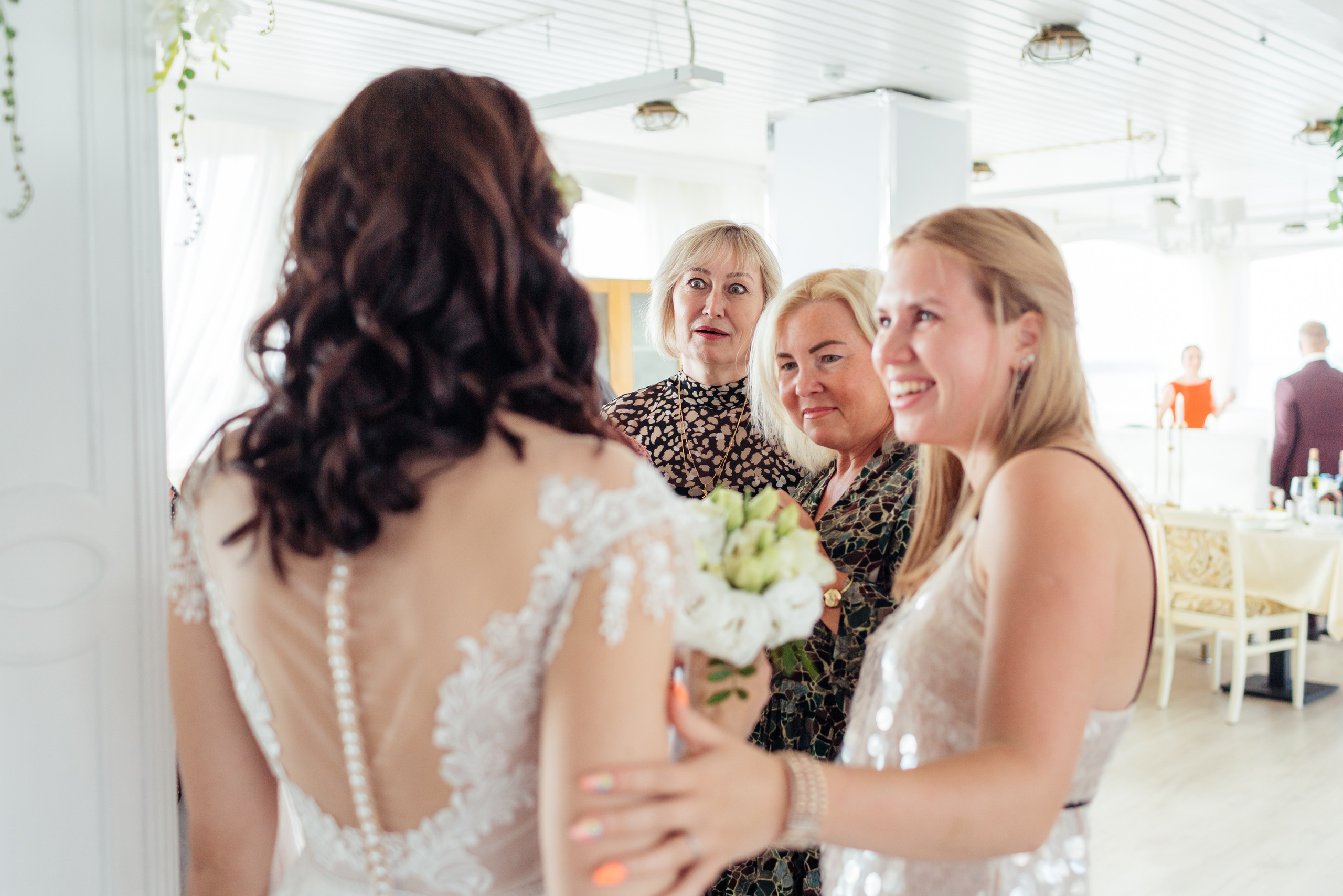 Свадебная фотосессия ресторан Белуга. Свадебный и семейный фотограф в Самаре Грибцова Людмила