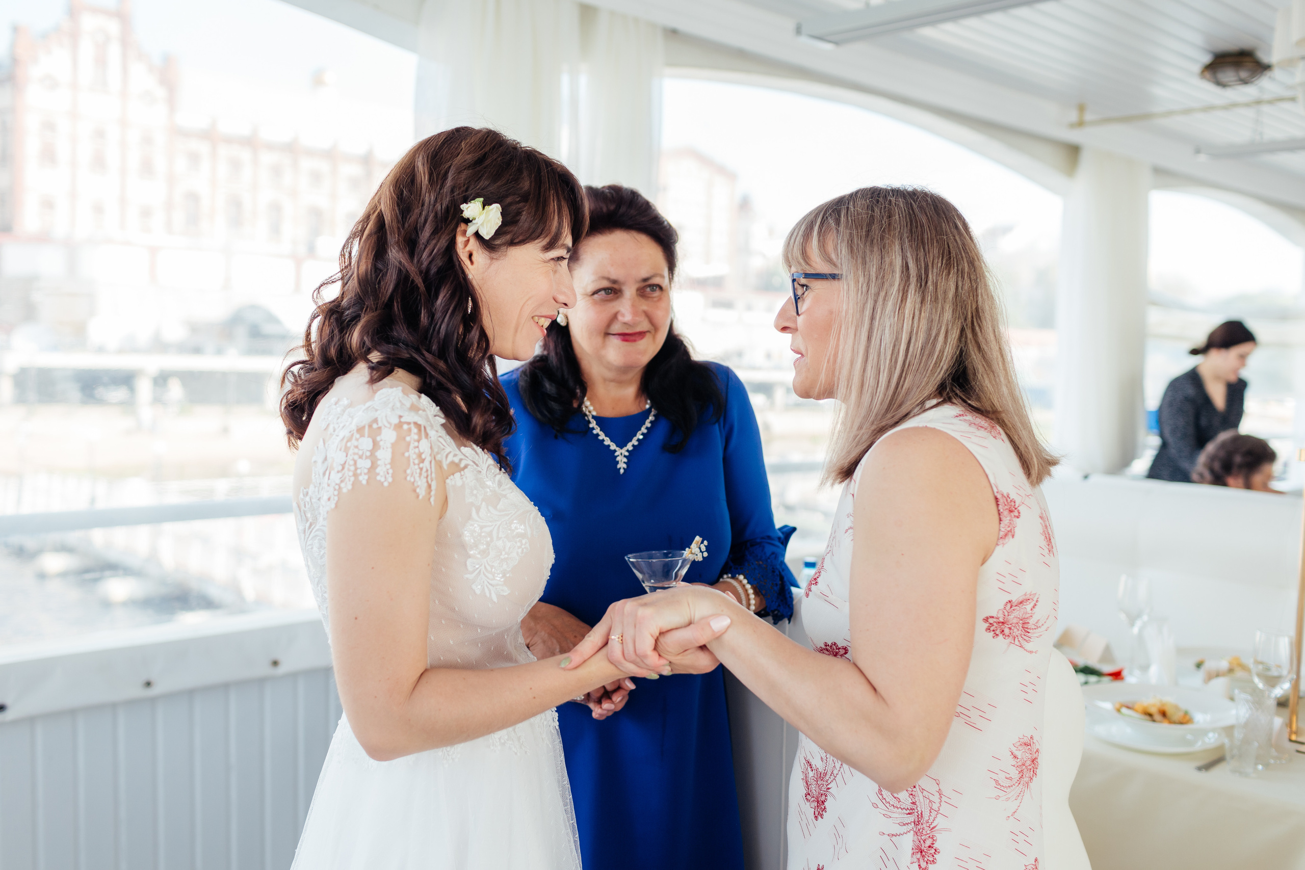 Свадебная фотосессия ресторан Белуга. Свадебный и семейный фотограф в Самаре Грибцова Людмила